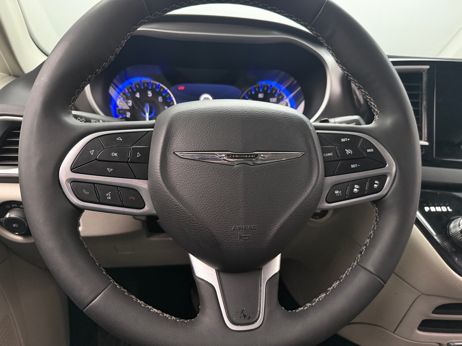 Thumbnail: 2024 Chrysler Pacifica - 4