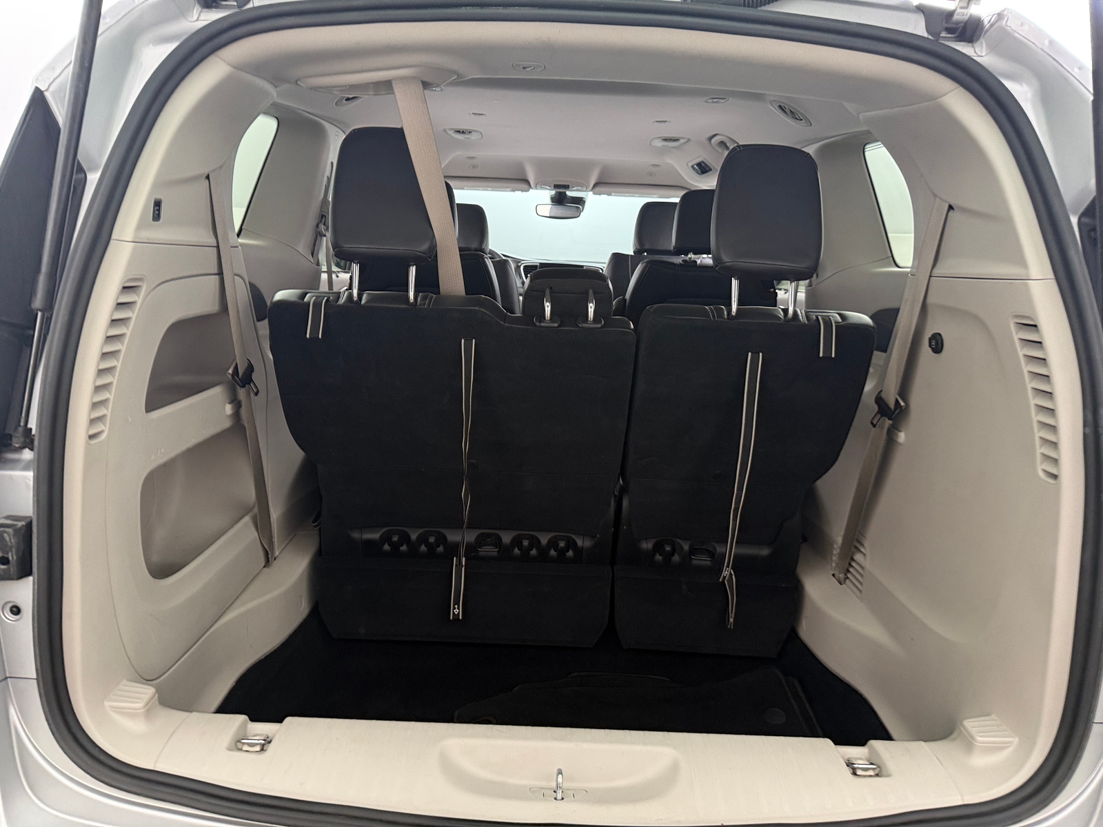 Thumbnail: 2024 Chrysler Pacifica - 6