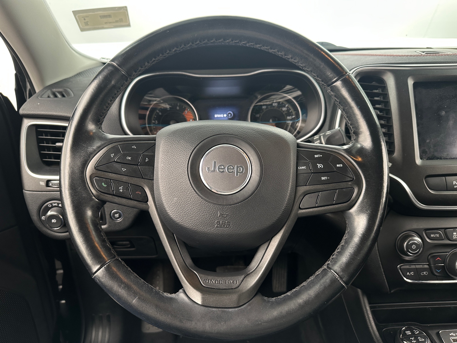 Thumbnail: 2020 Jeep Cherokee - 4