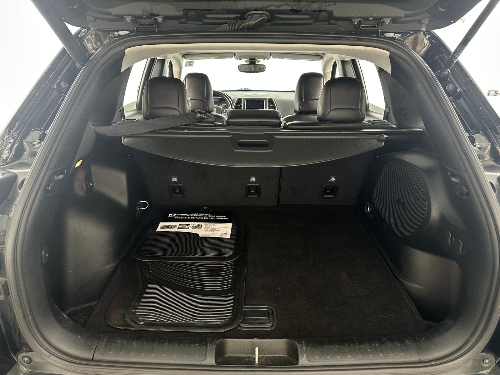 Thumbnail: 2020 Jeep Cherokee - 6