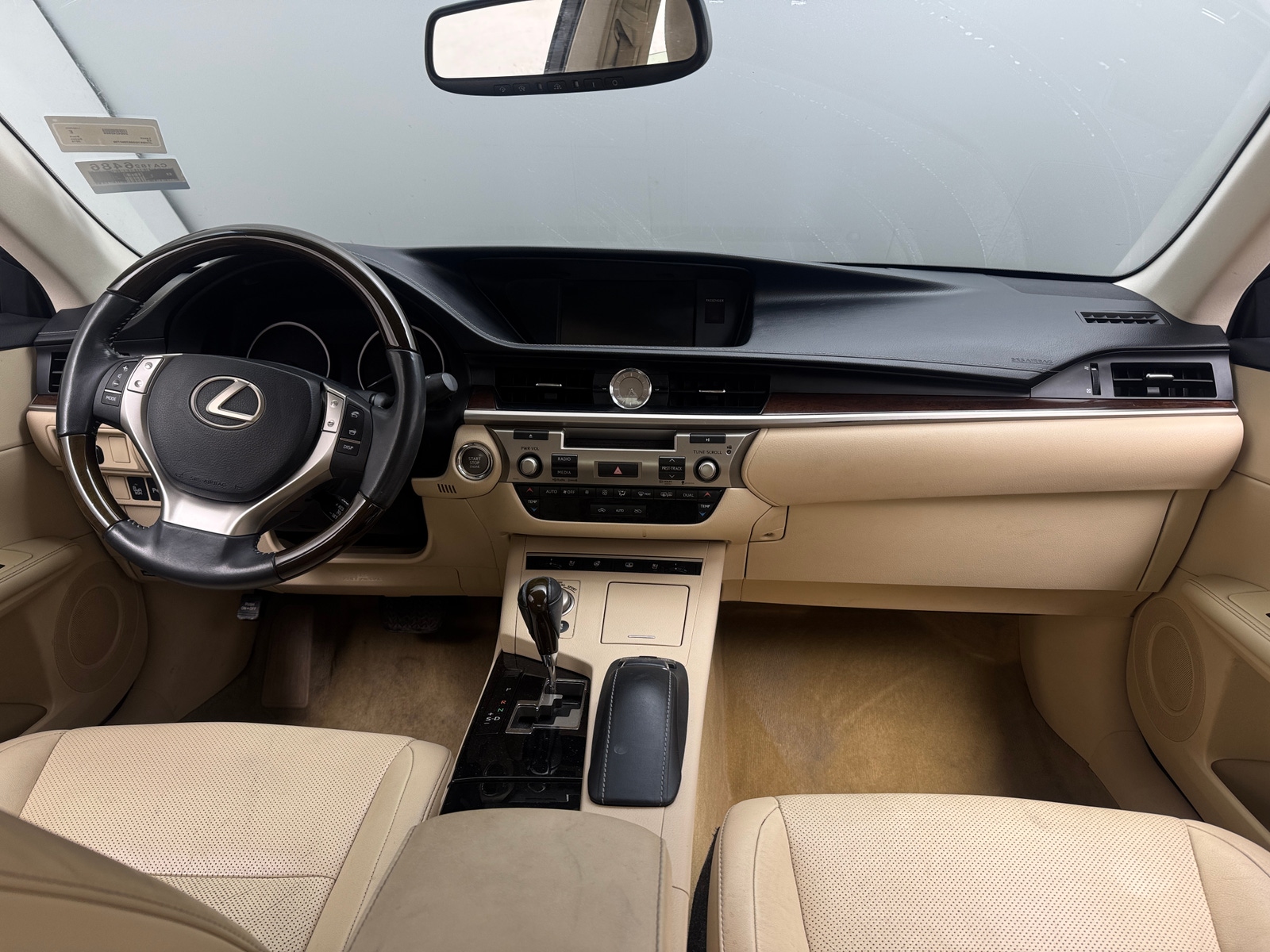 Thumbnail: 2014 Lexus ES - 2