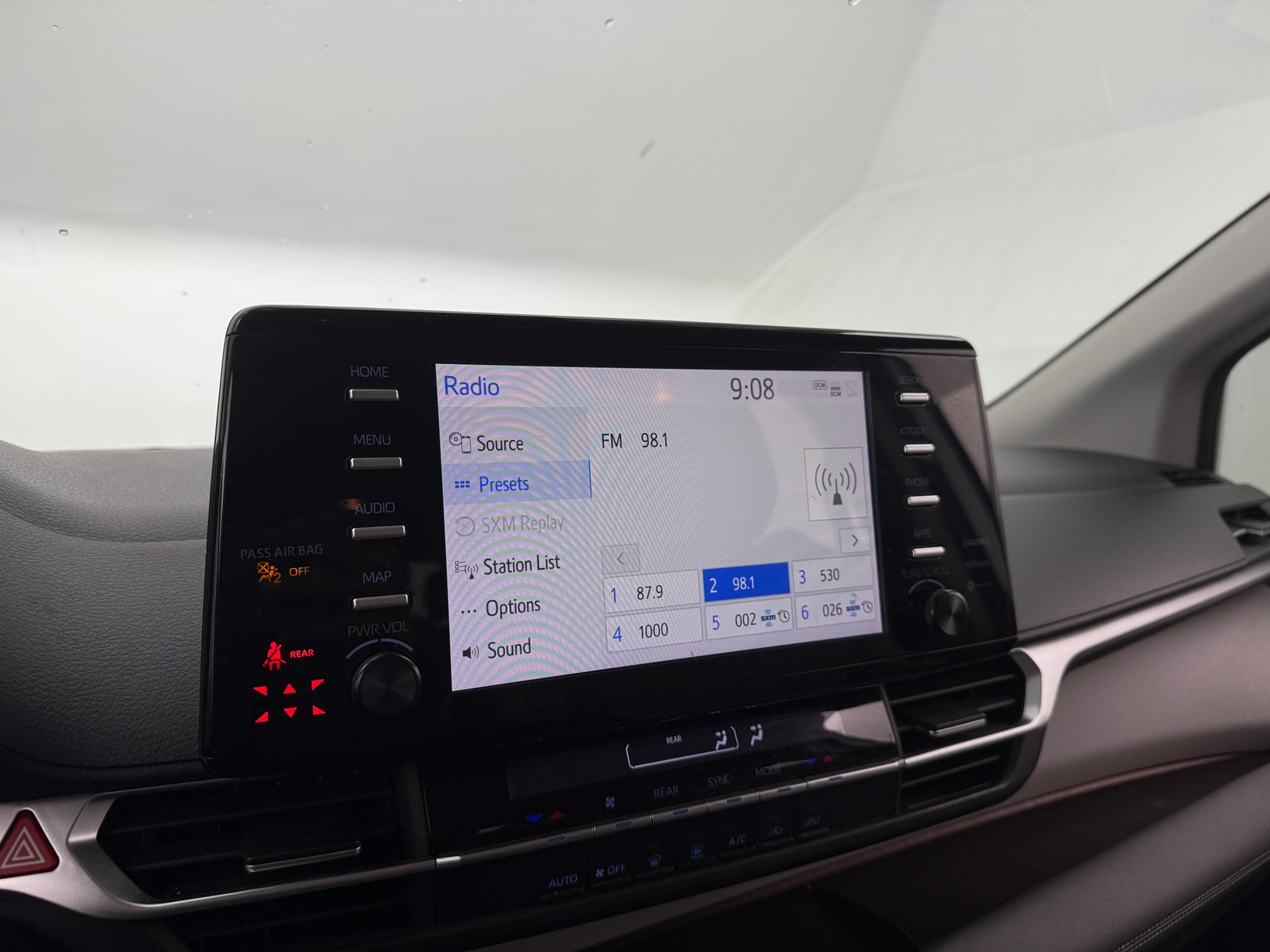 Thumbnail: 2021 Toyota Sienna - 4