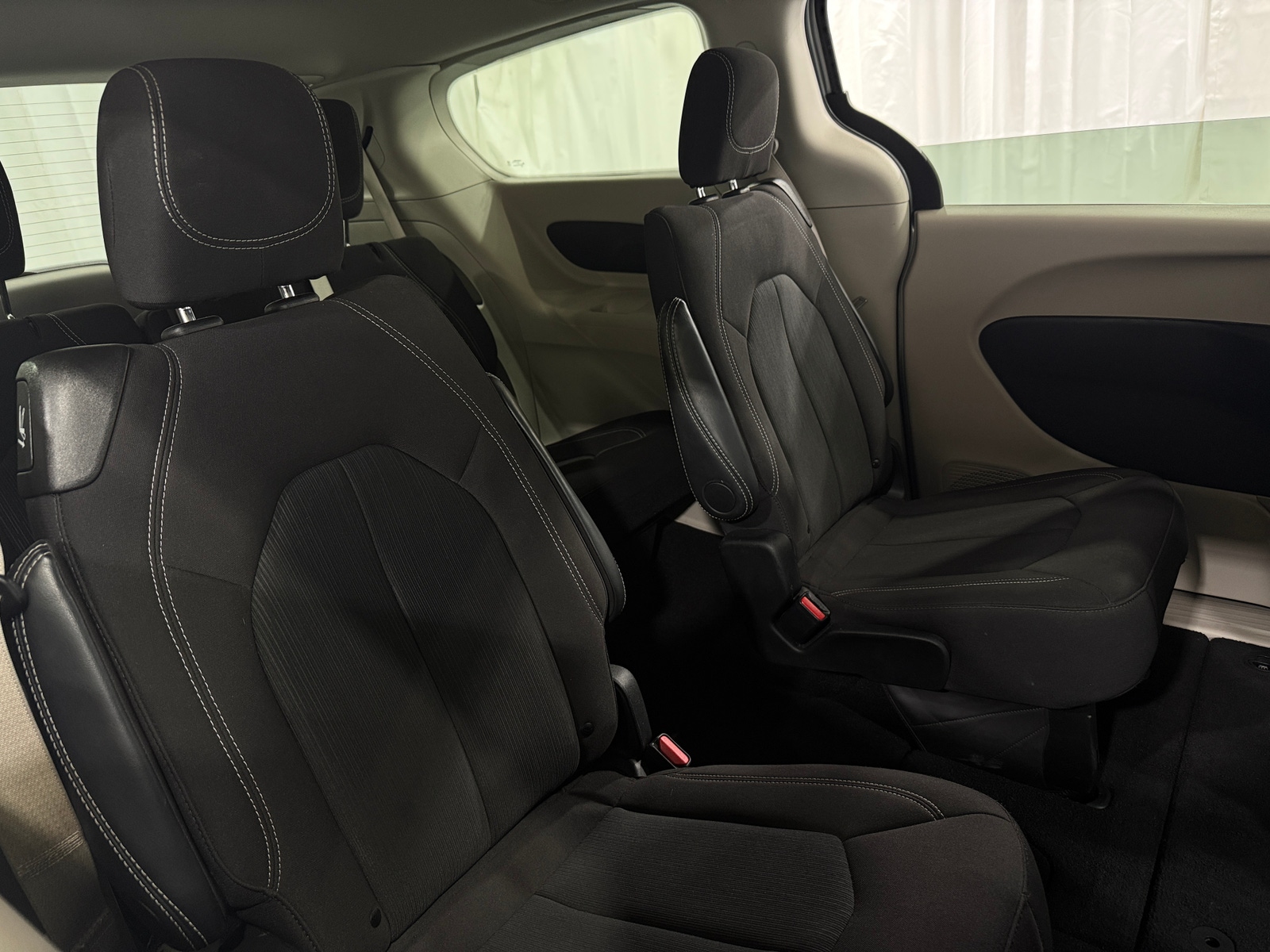 Thumbnail: 2024 Chrysler Voyager - 6