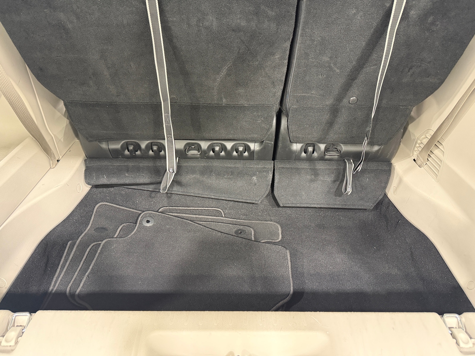 Thumbnail: 2024 Chrysler Voyager - 7