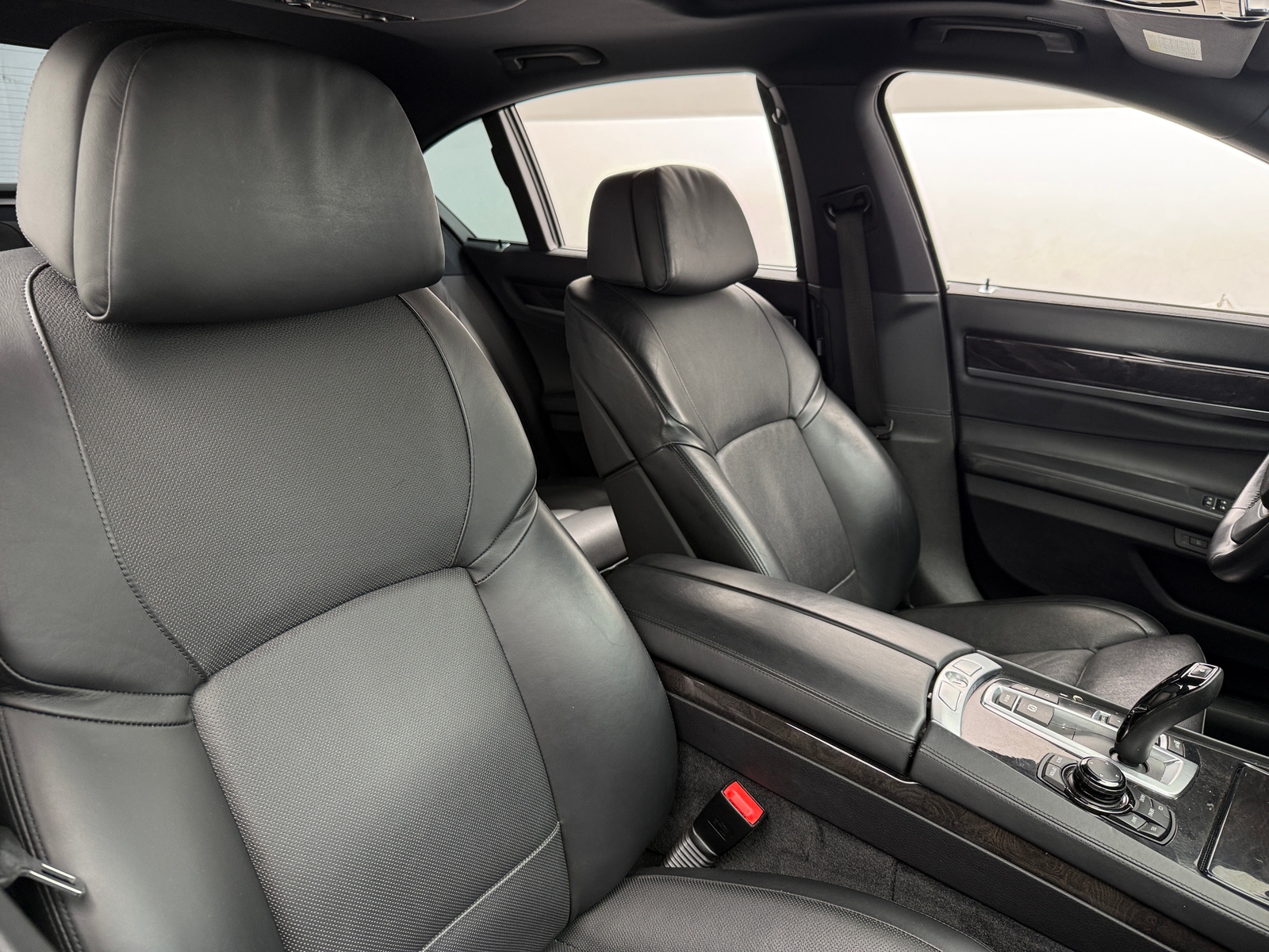 Thumbnail: 2011 BMW 7 Series - 2