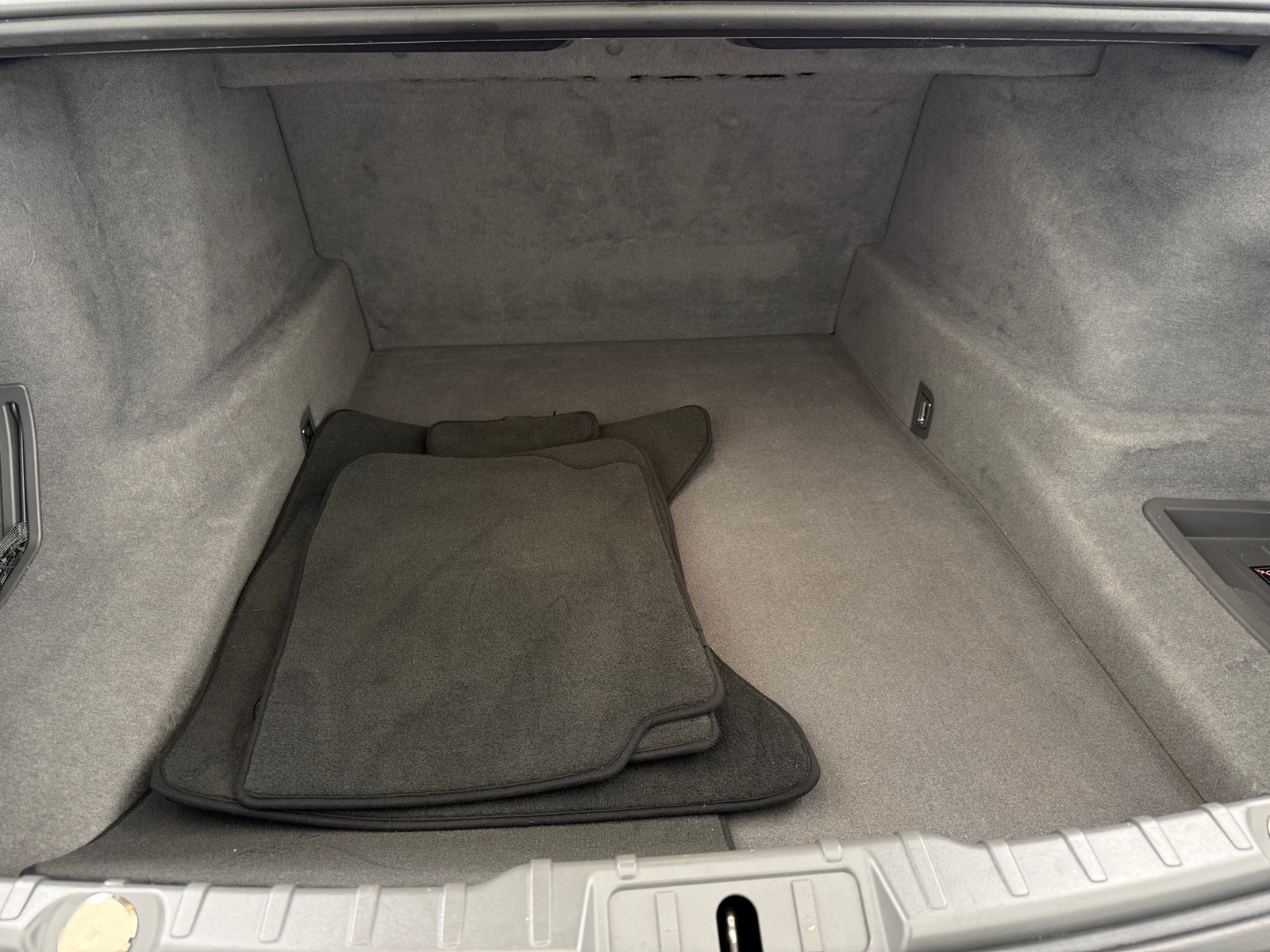 Thumbnail: 2011 BMW 7 Series - 7