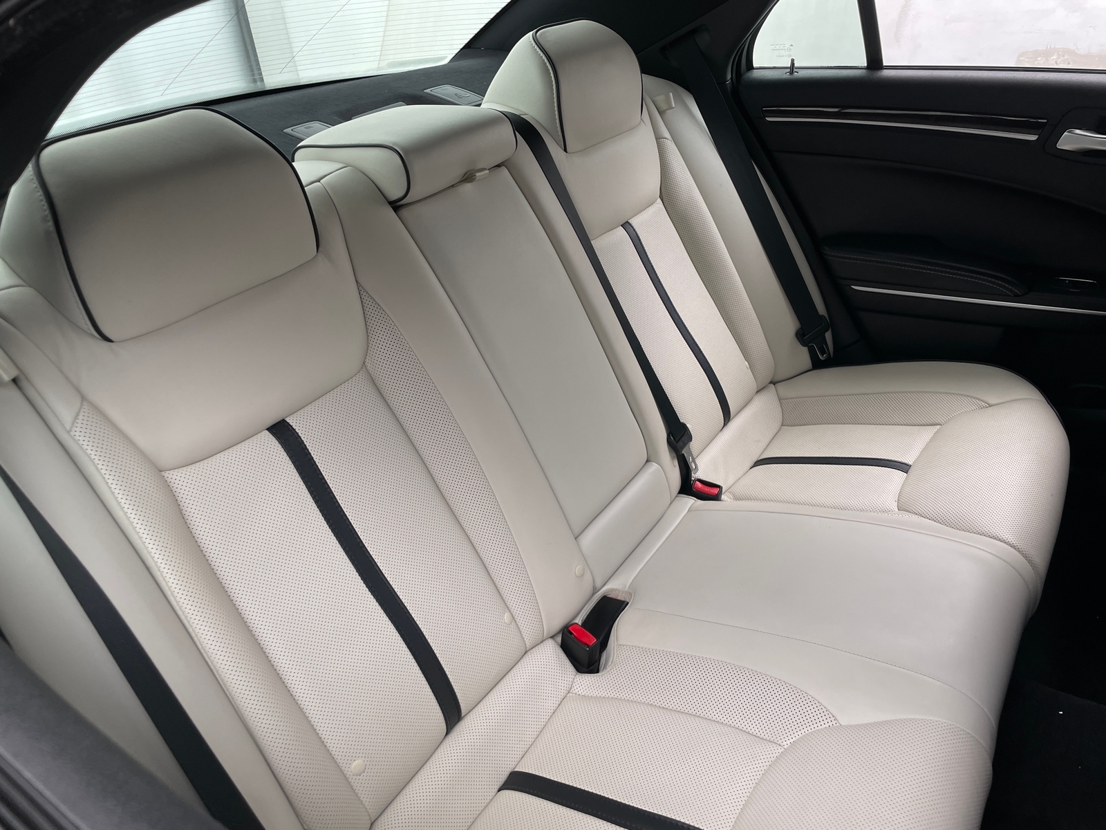 Thumbnail: 2013 Chrysler 300 - 6