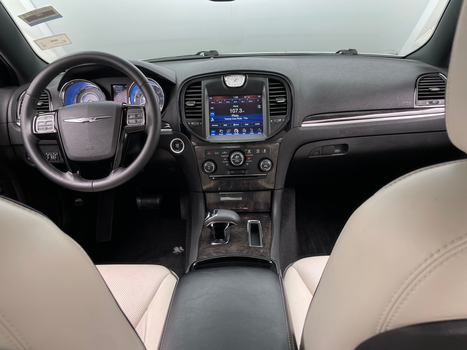 Thumbnail: 2013 Chrysler 300 - 3