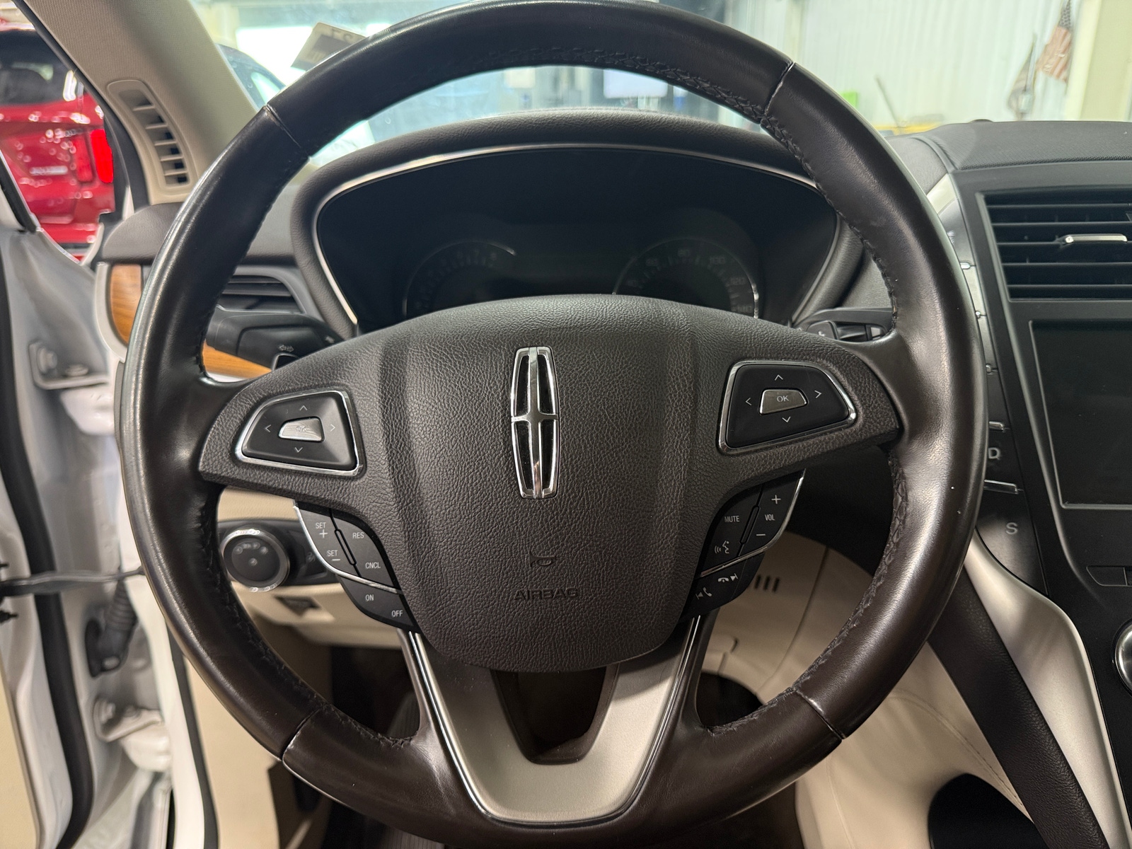 Thumbnail: 2019 Lincoln MKC - 4