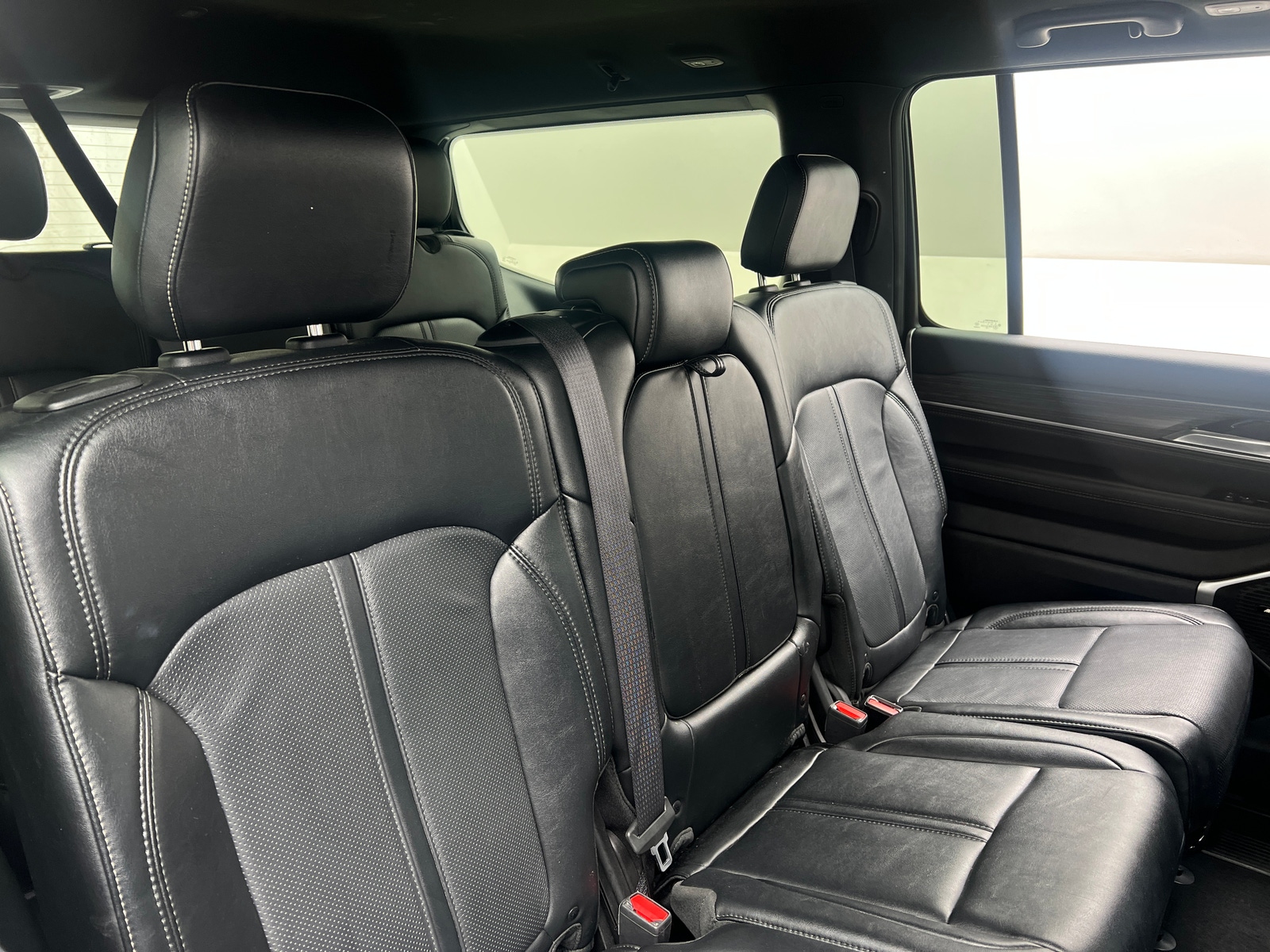 Thumbnail: 2024 Jeep Wagoneer - 5