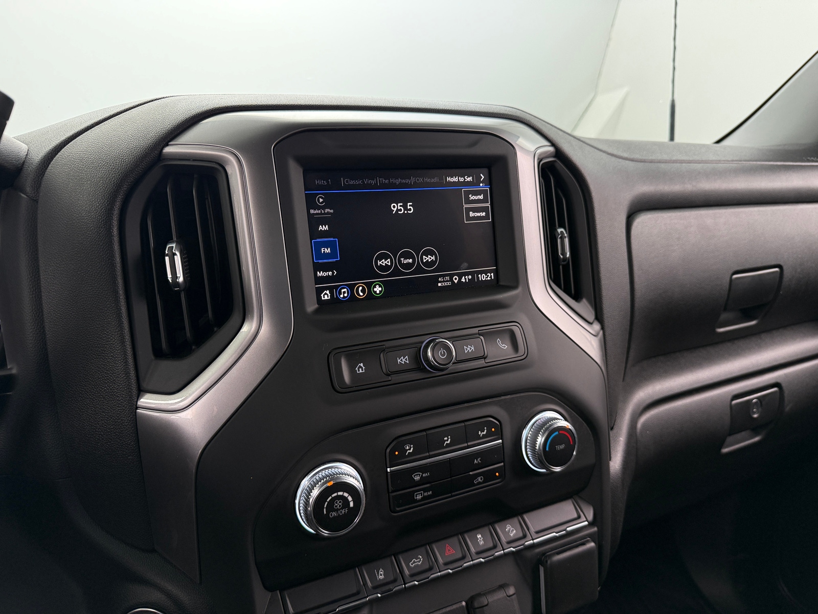 Thumbnail: 2024 GMC Sierra 2500 - 4