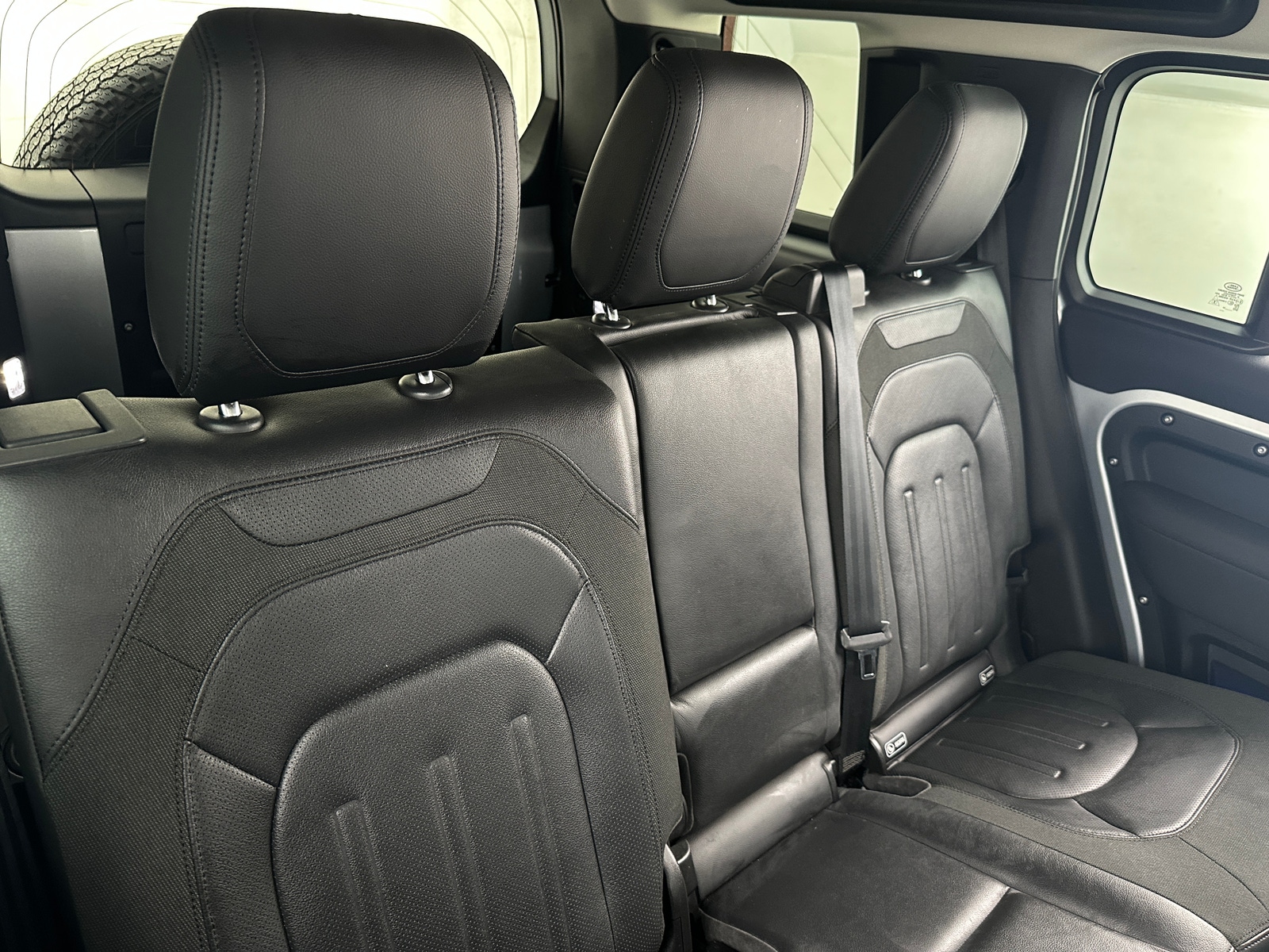 Thumbnail: 2020 Land Rover Defender - 5