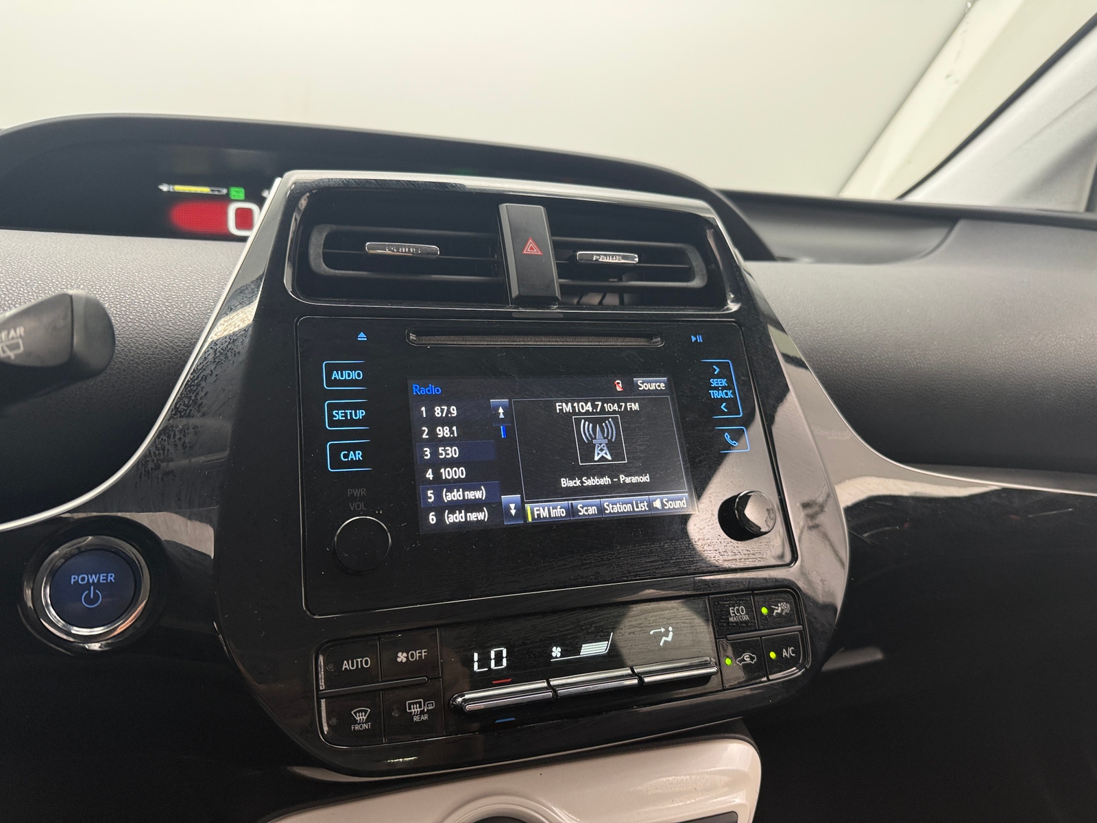 Thumbnail: 2017 Toyota Prius - 4