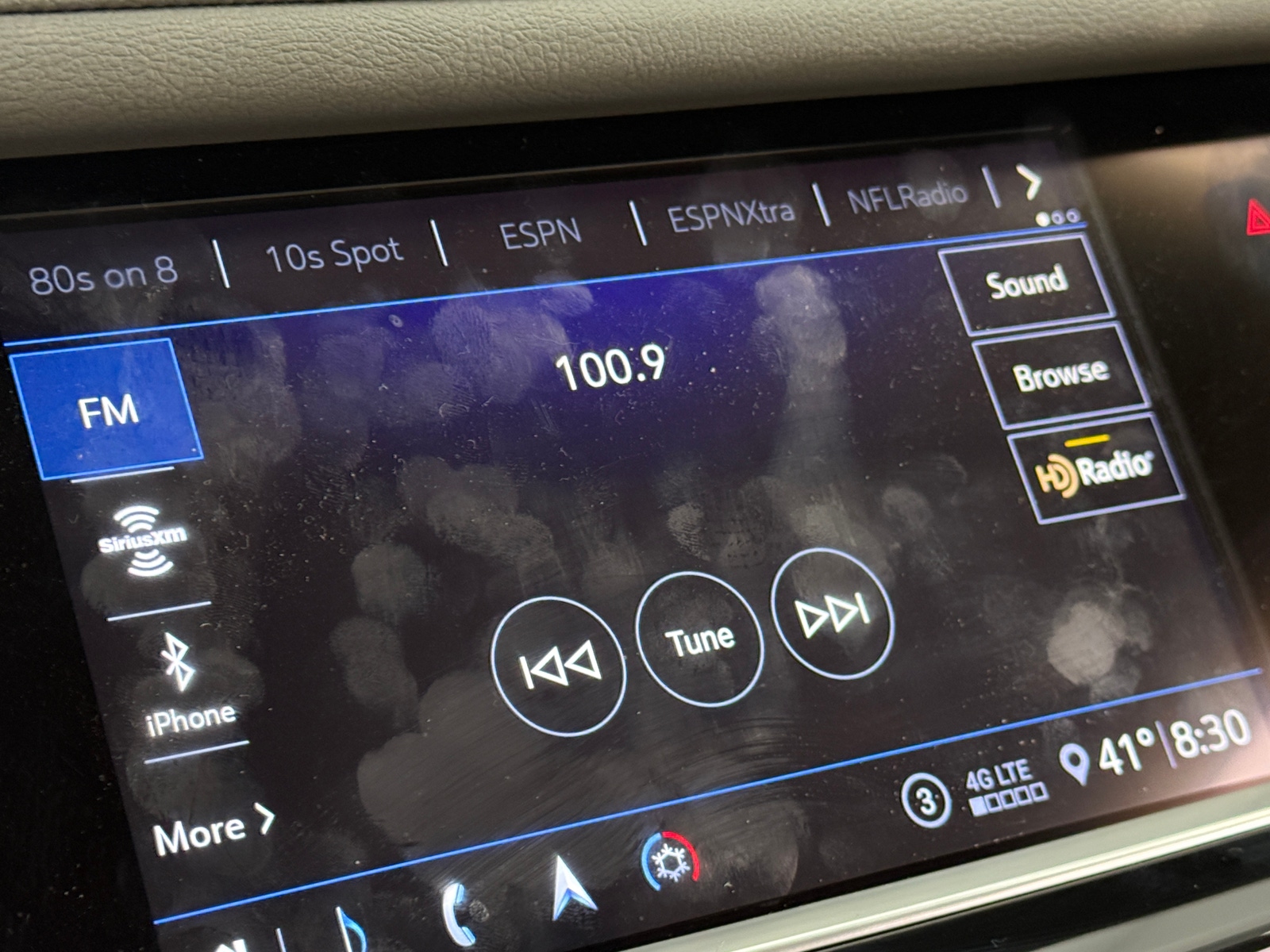 Thumbnail: 2020 Cadillac XT5 - 3