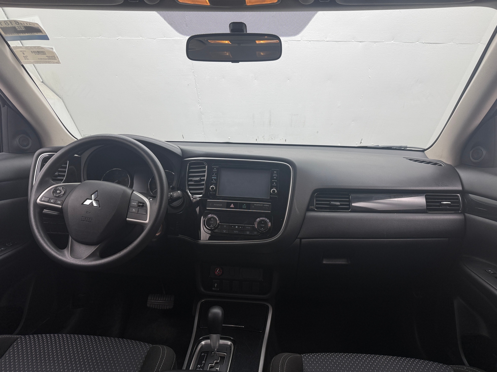 Thumbnail: 2019 Mitsubishi Outlander - 3