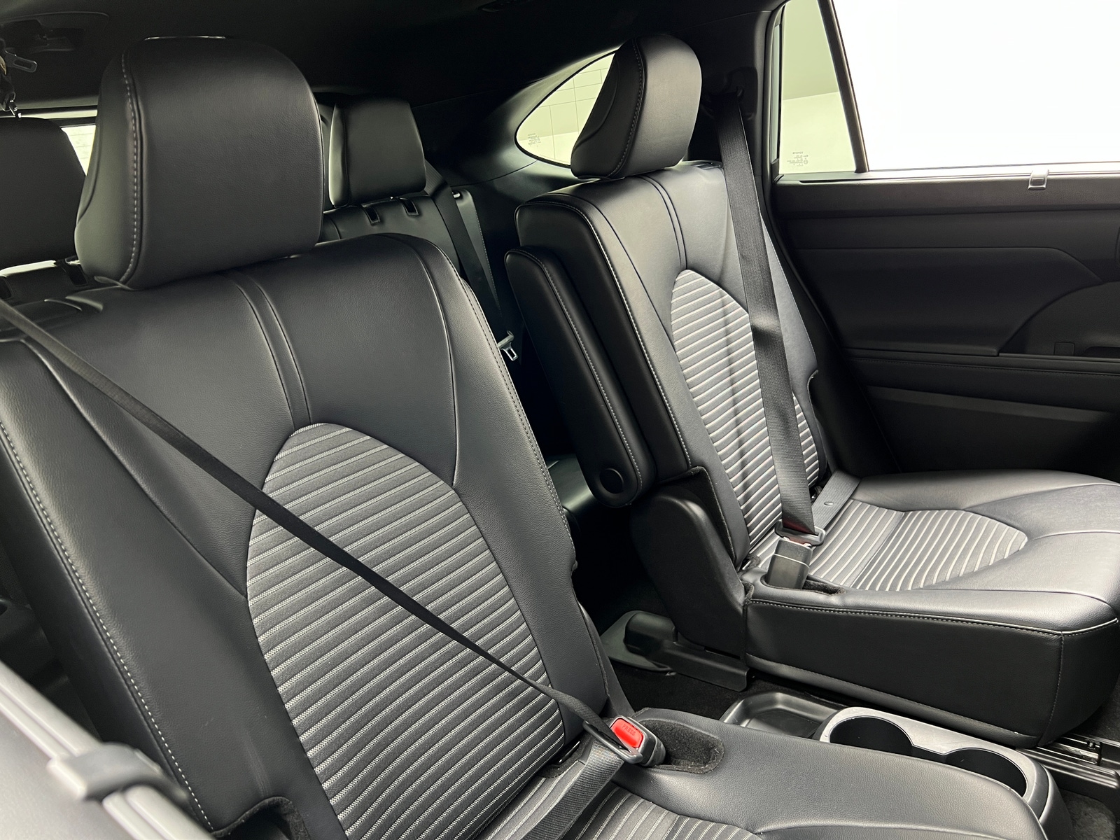 Thumbnail: 2024 Toyota Highlander - 6