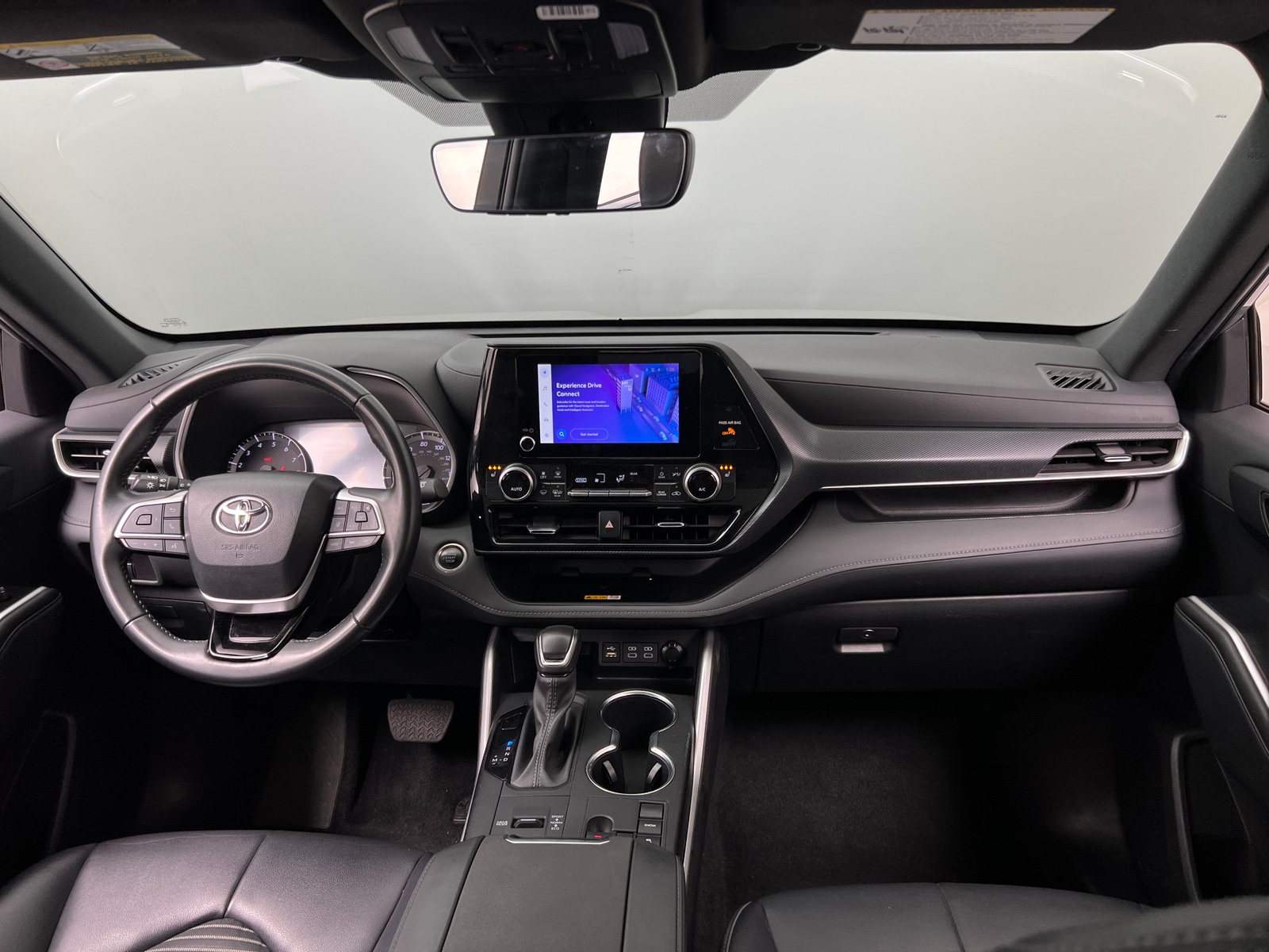 Thumbnail: 2024 Toyota Highlander - 3