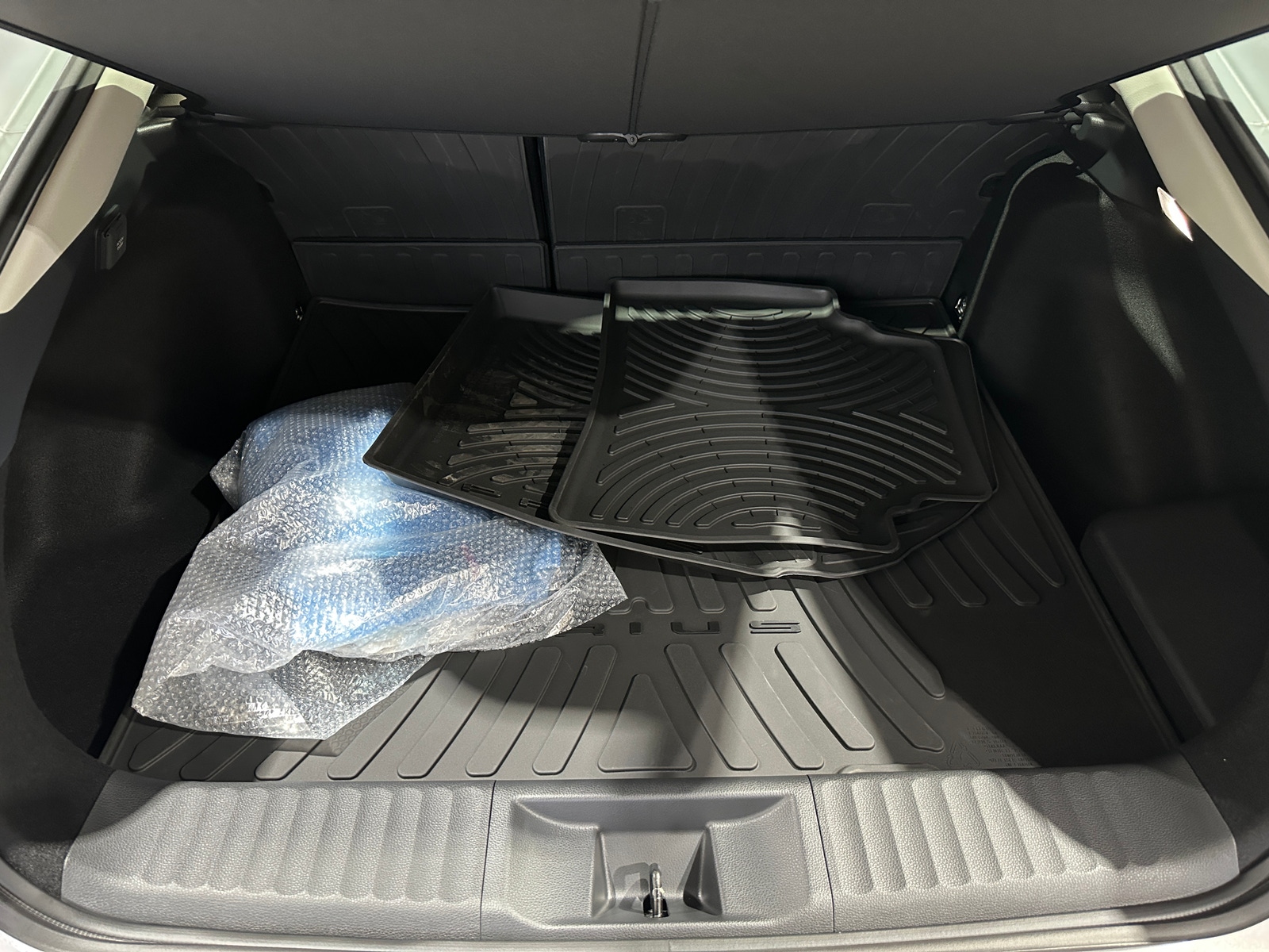 Thumbnail: 2025 Toyota Prius - 7