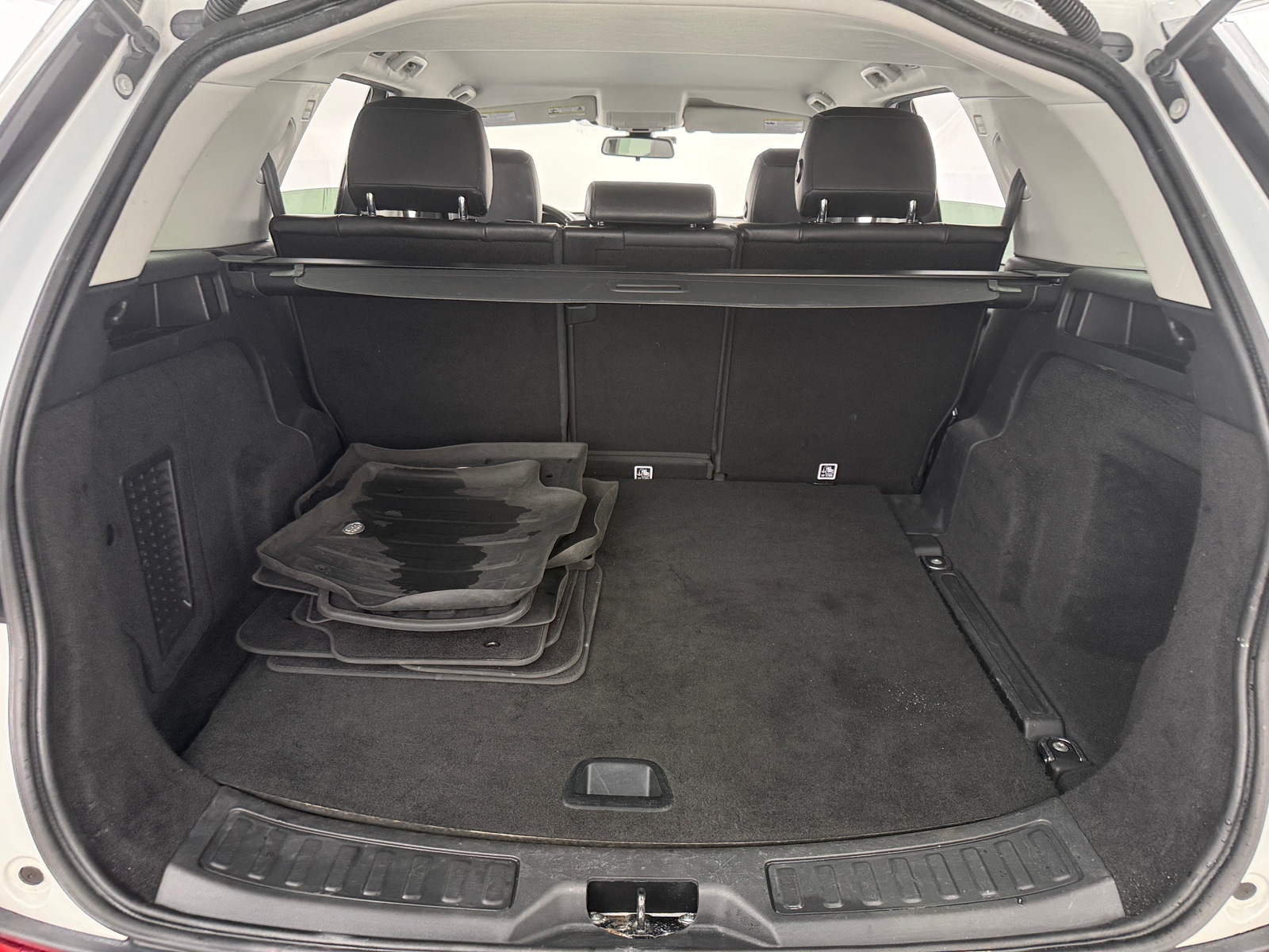 Thumbnail: 2019 Land Rover Discovery Sport - 6