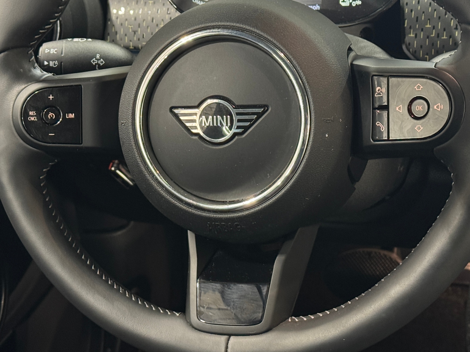 Thumbnail: 2023 MINI Cooper Hardtop - 4