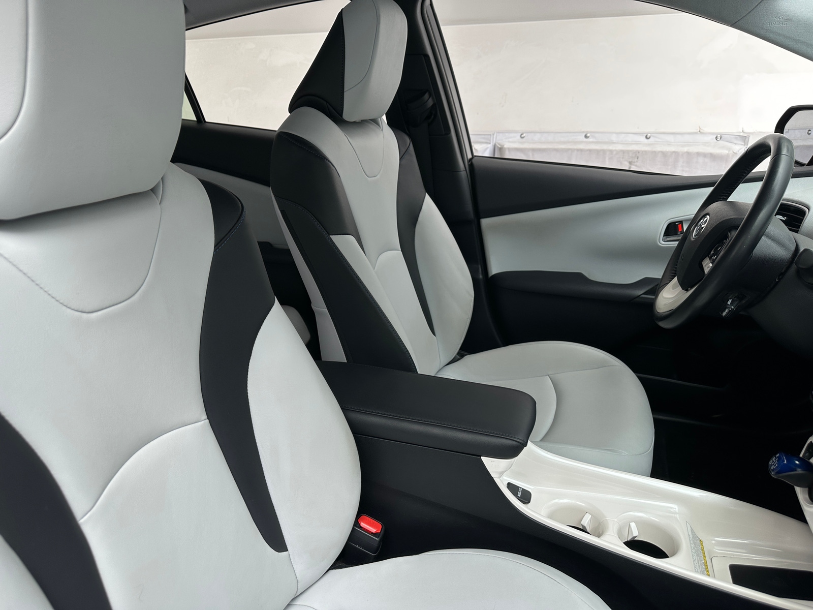 Thumbnail: 2017 Toyota Prius - 2