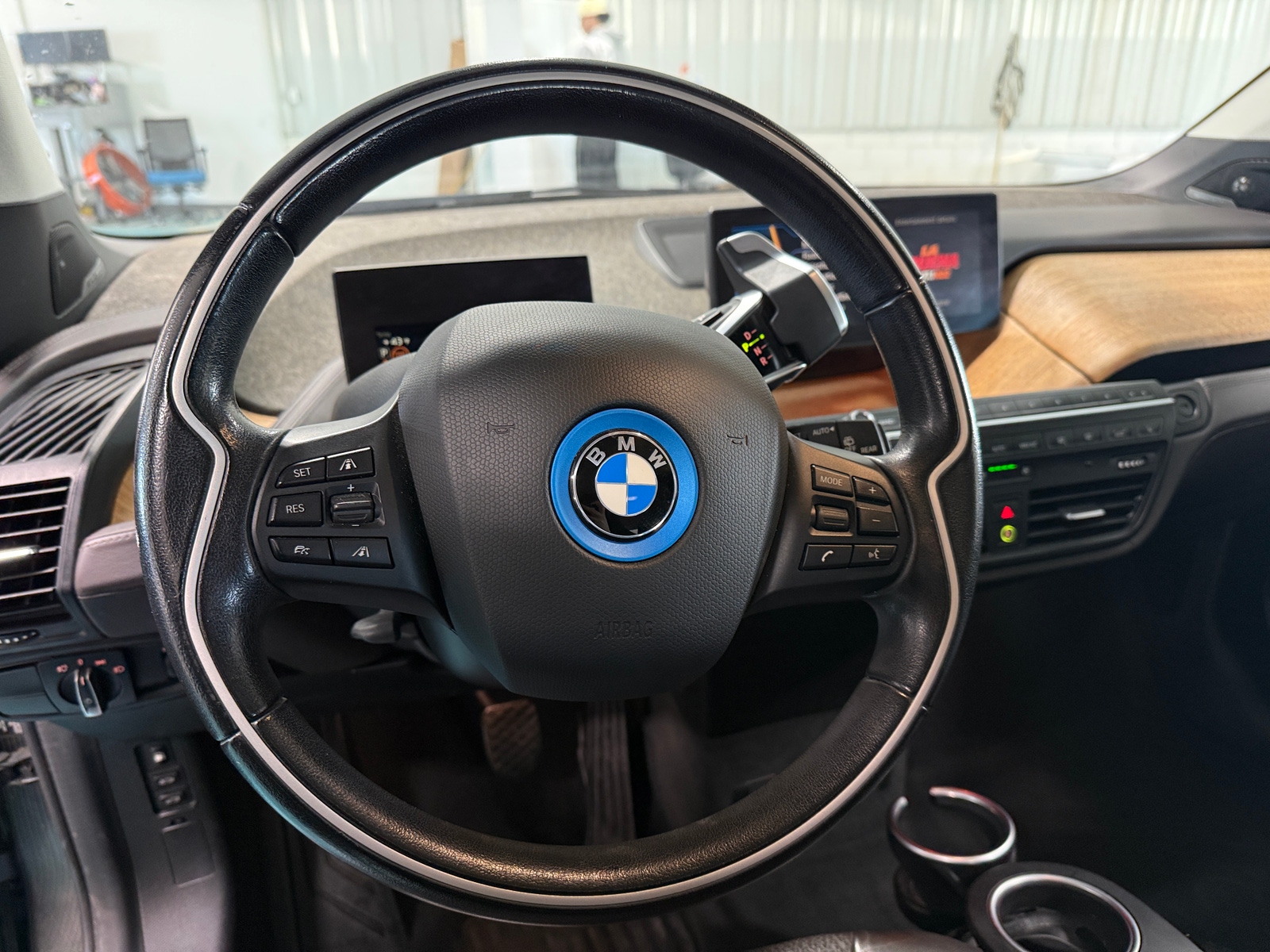 Thumbnail: 2015 BMW i3 - 4