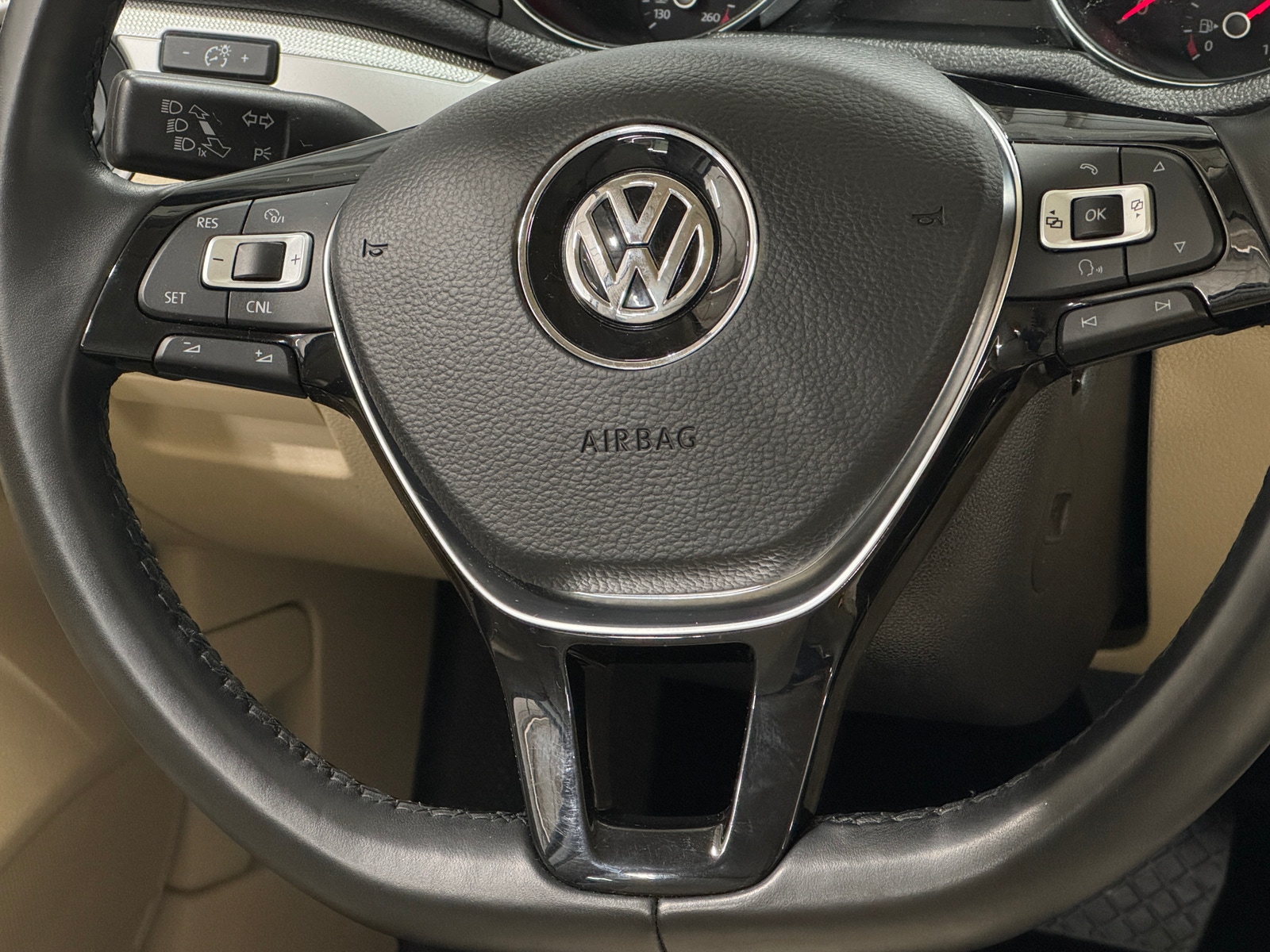 Thumbnail: 2019 Volkswagen Passat - 4