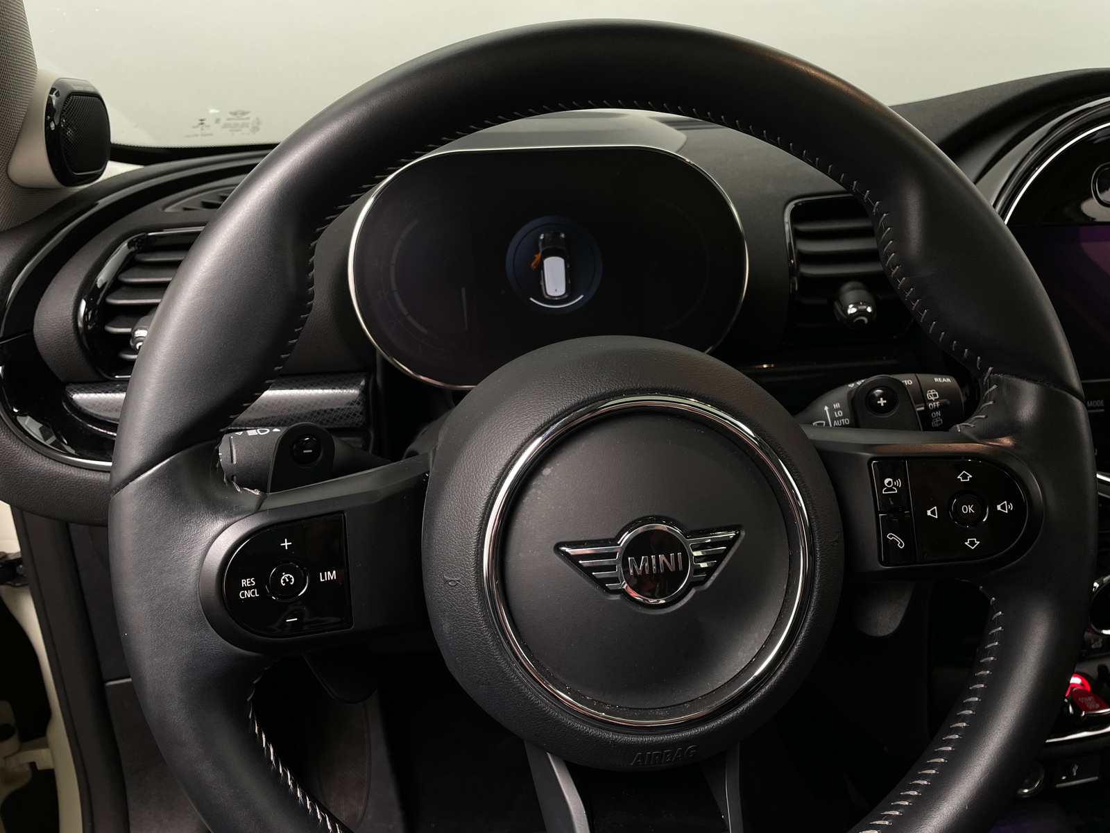 Thumbnail: 2023 MINI Cooper Clubman - 4