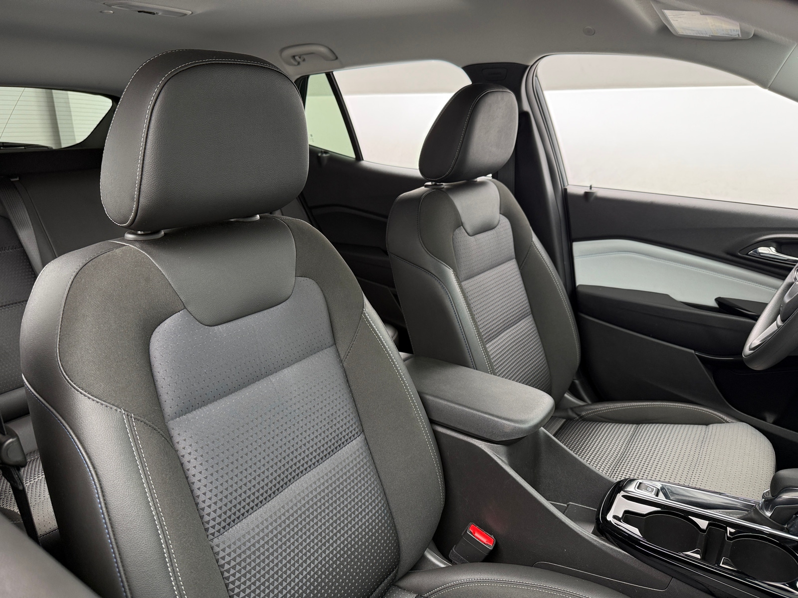 Thumbnail: 2025 Chevrolet Trax - 2