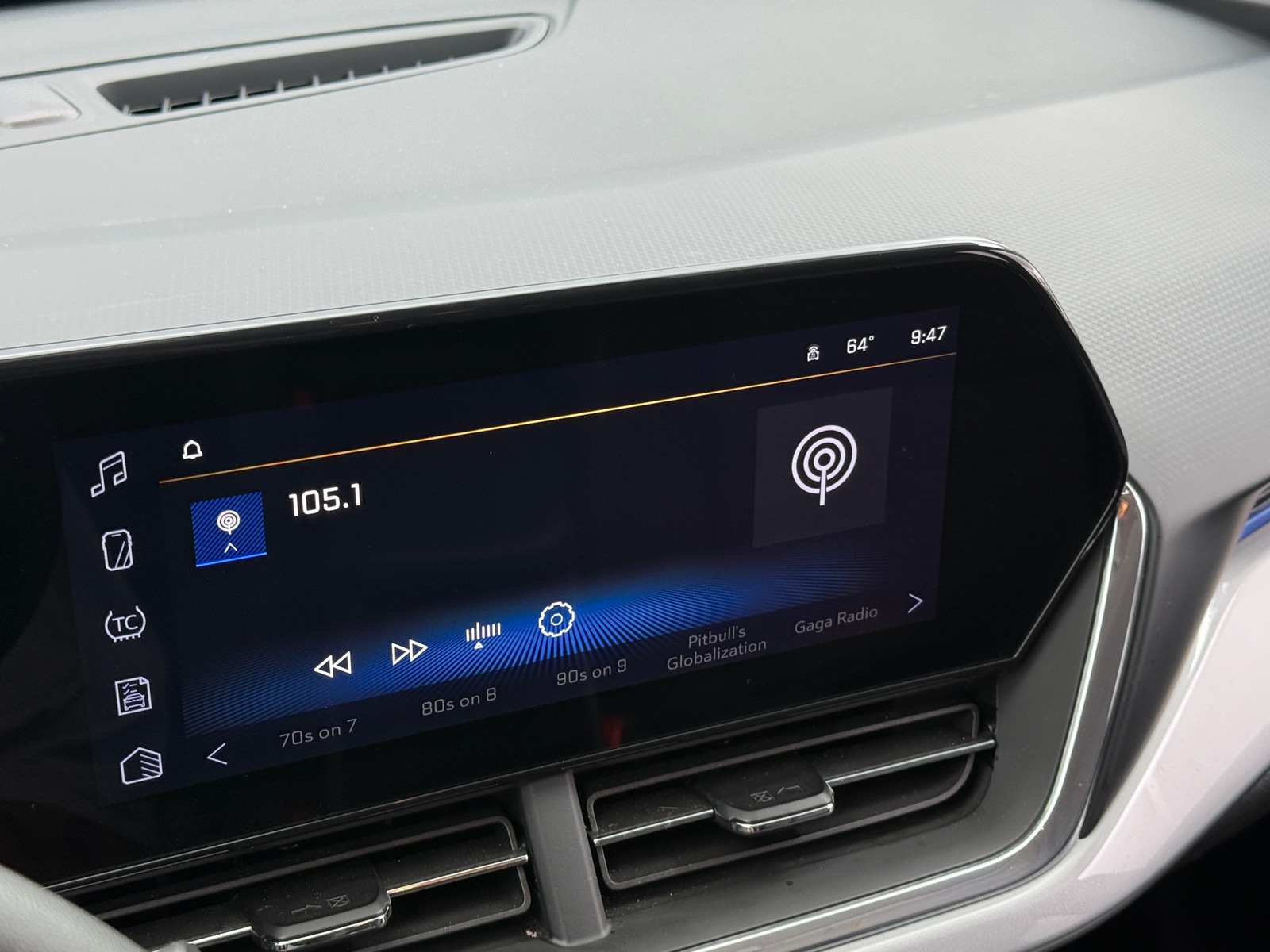 Thumbnail: 2025 Chevrolet Trax - 4