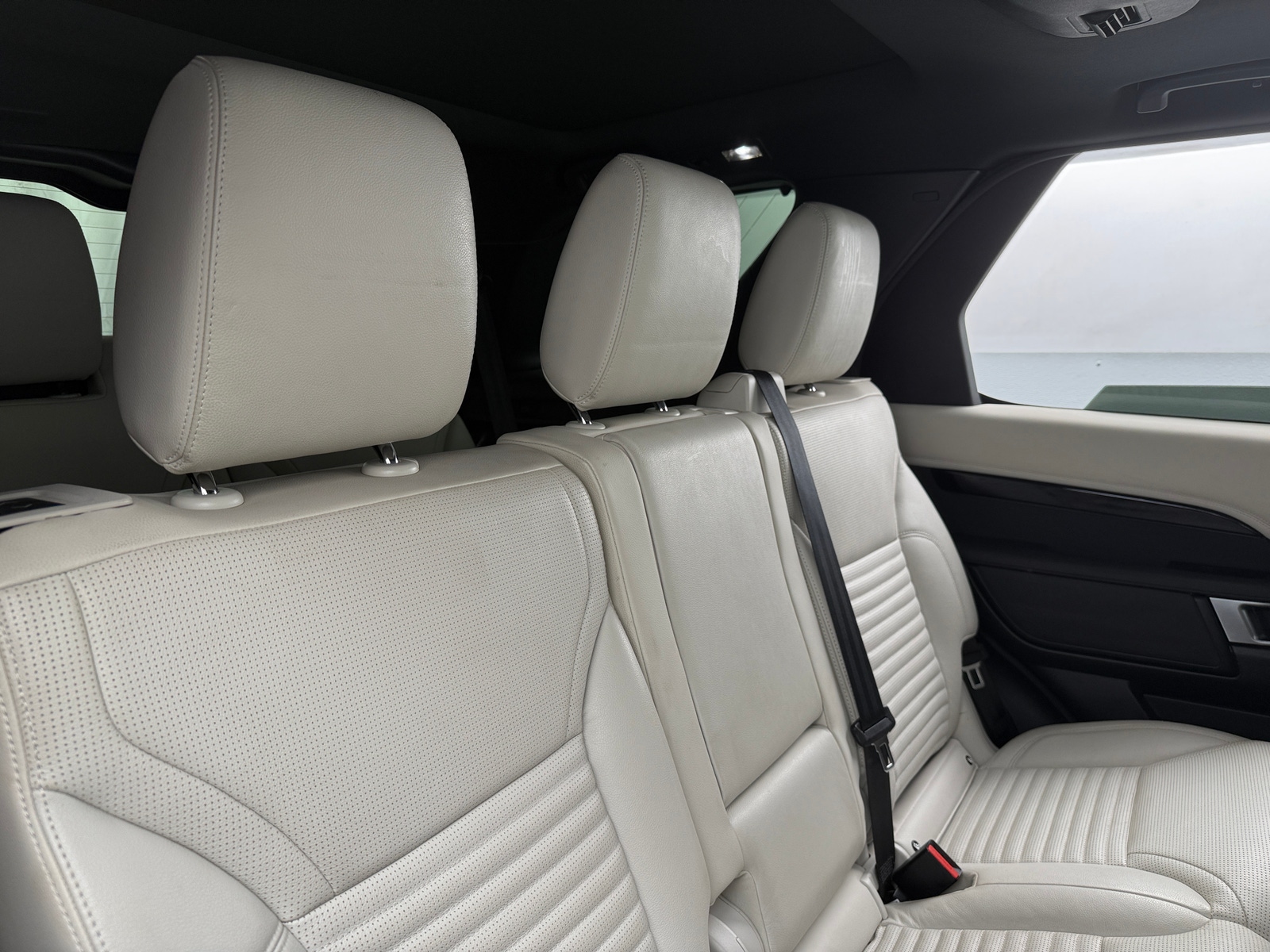 Thumbnail: 2022 Land Rover Discovery - 5