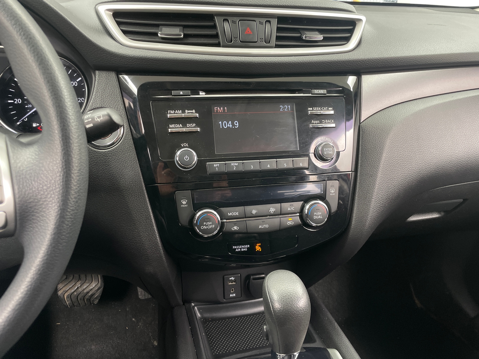 Thumbnail: 2015 Nissan Rogue - 4