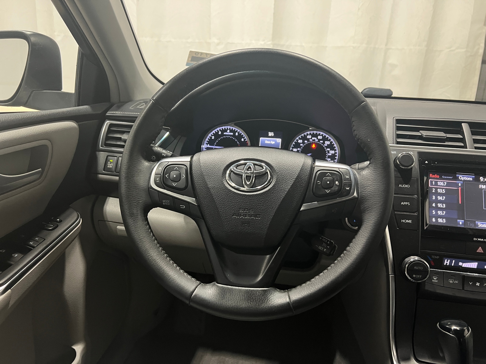 Thumbnail: 2016 Toyota Camry - 4