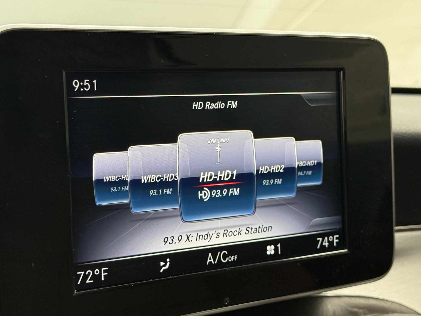 Thumbnail: 2018 Mercedes-Benz C-Class - 3