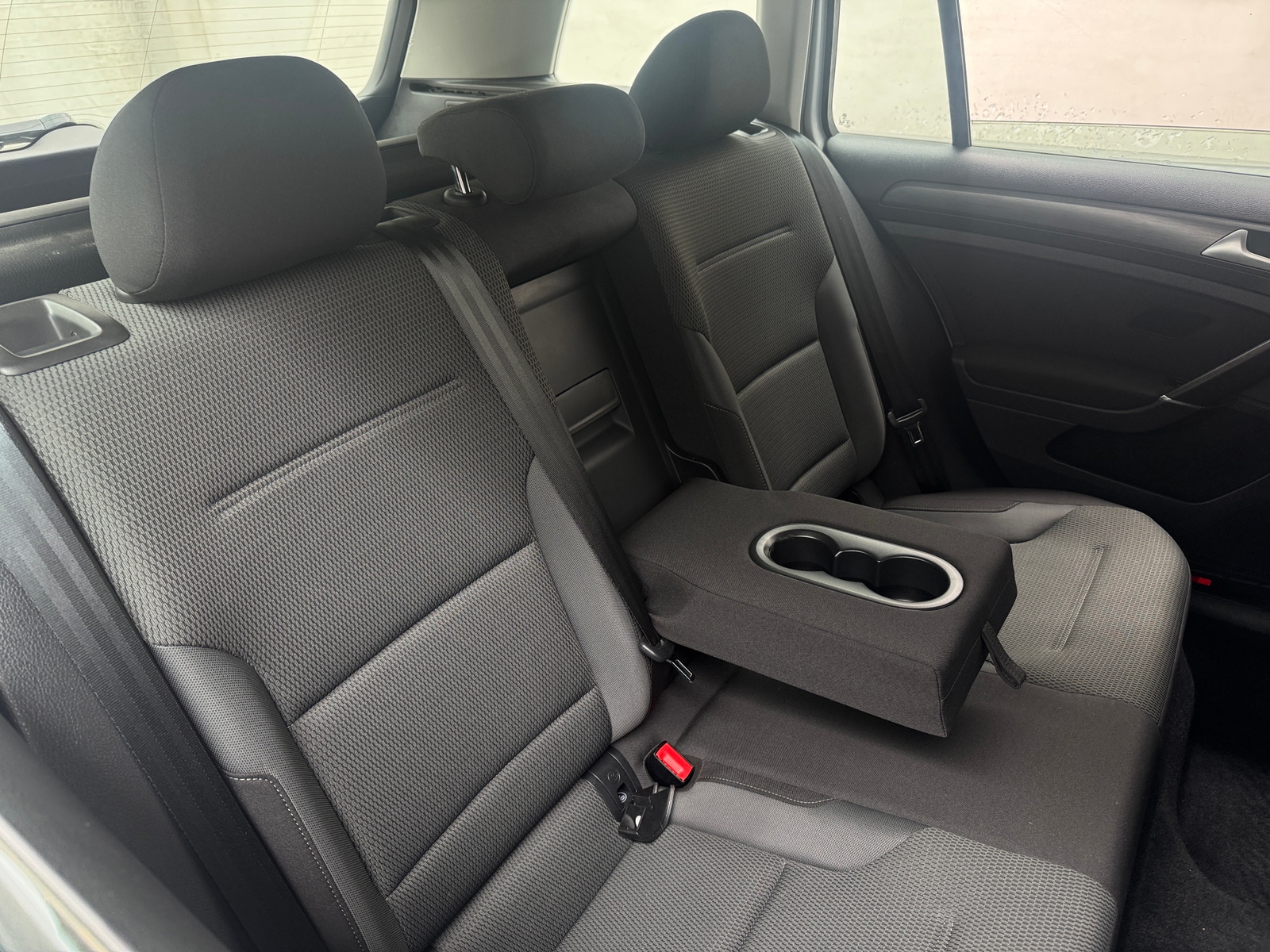 Thumbnail: 2019 Volkswagen e-Golf - 6