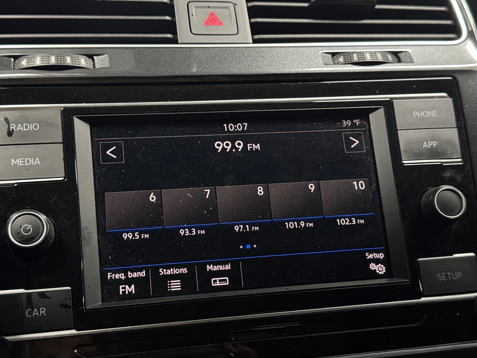 Thumbnail: 2019 Volkswagen e-Golf - 4