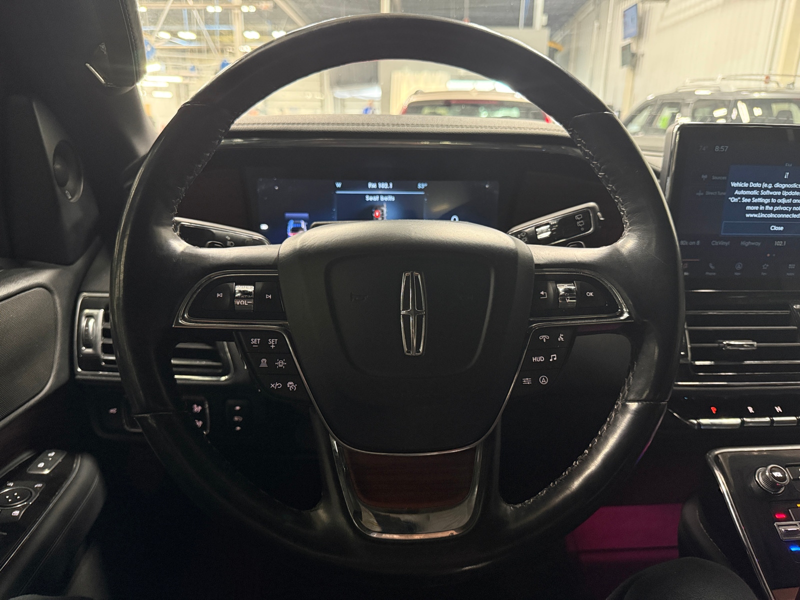 Thumbnail: 2024 Lincoln Navigator - 4