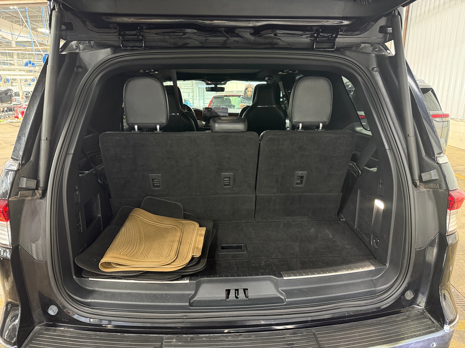 Thumbnail: 2024 Lincoln Navigator - 6