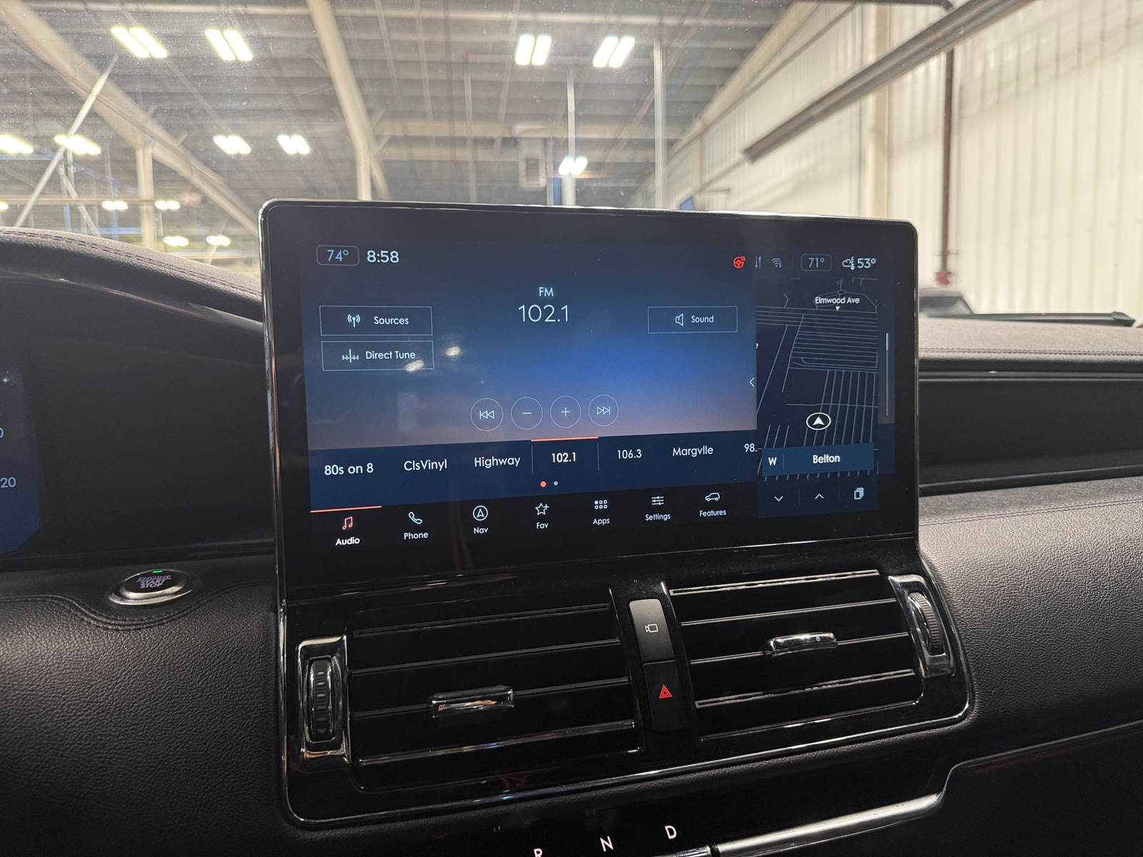 Thumbnail: 2024 Lincoln Navigator - 3