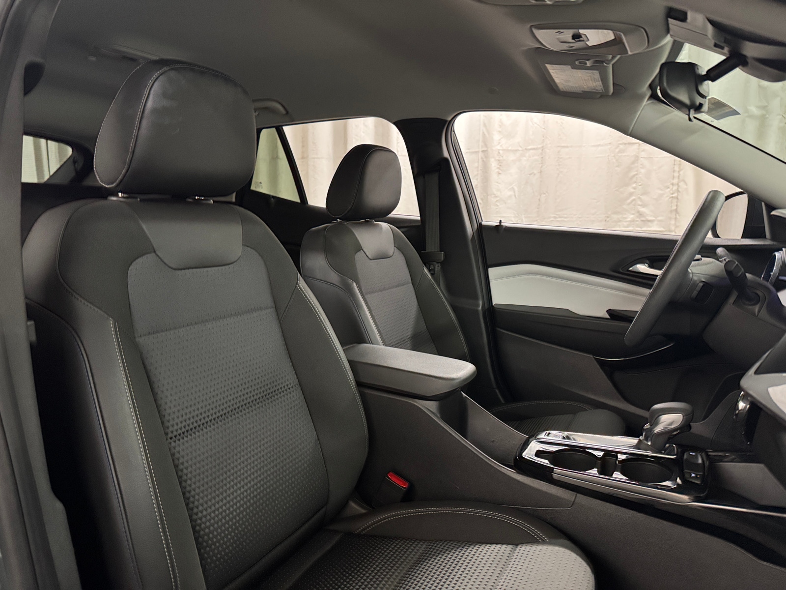 Thumbnail: 2025 Chevrolet Trax - 2