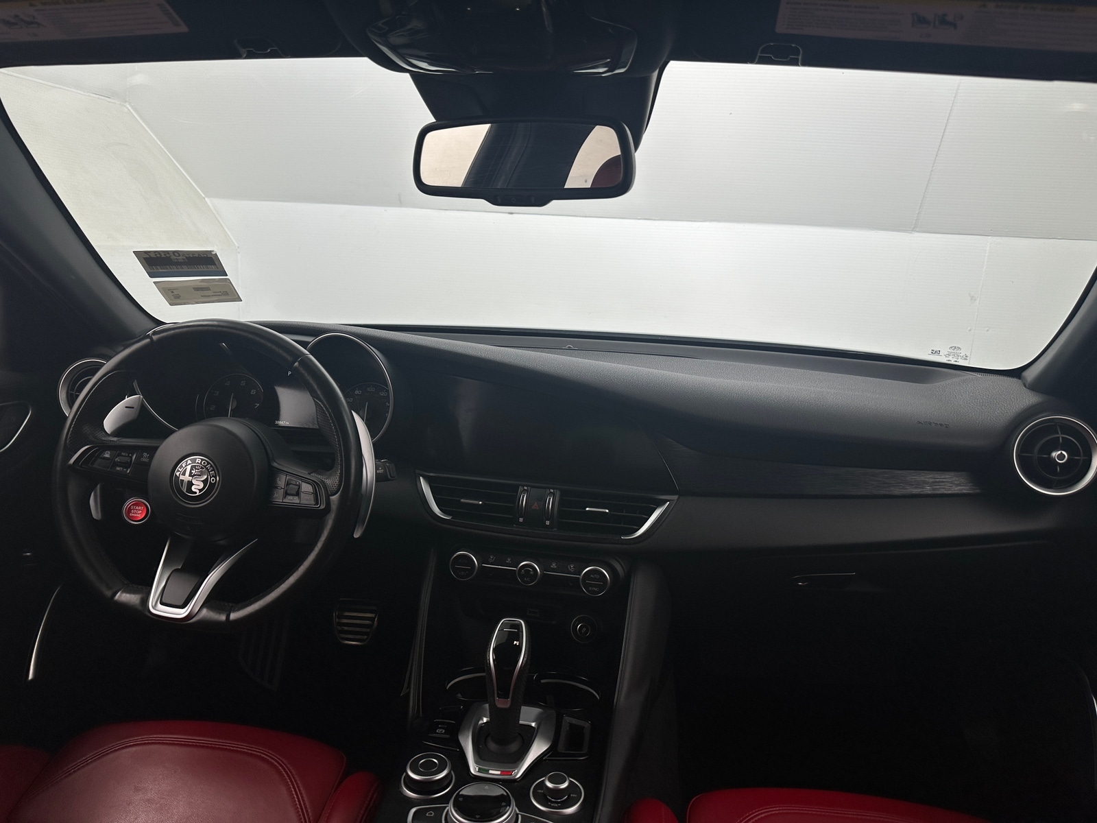 Thumbnail: 2022 Alfa Romeo Giulia - 2