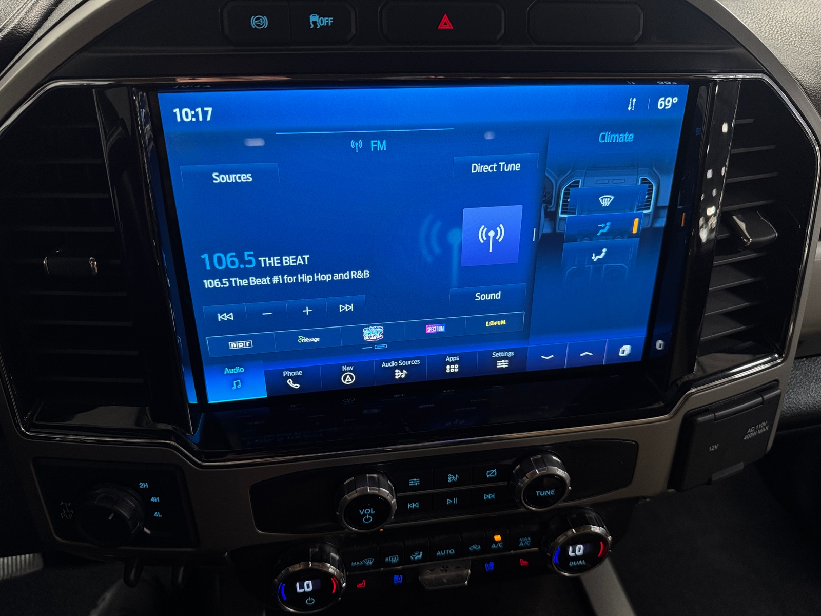 Thumbnail: 2022 Ford Econoline - 4