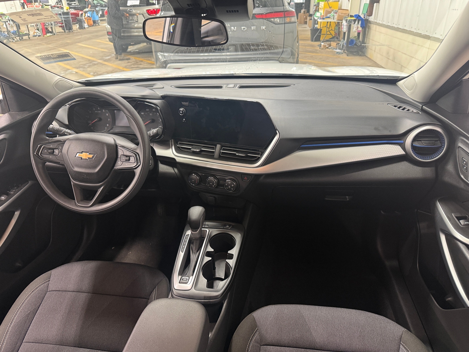 Thumbnail: 2025 Chevrolet Trax - 3