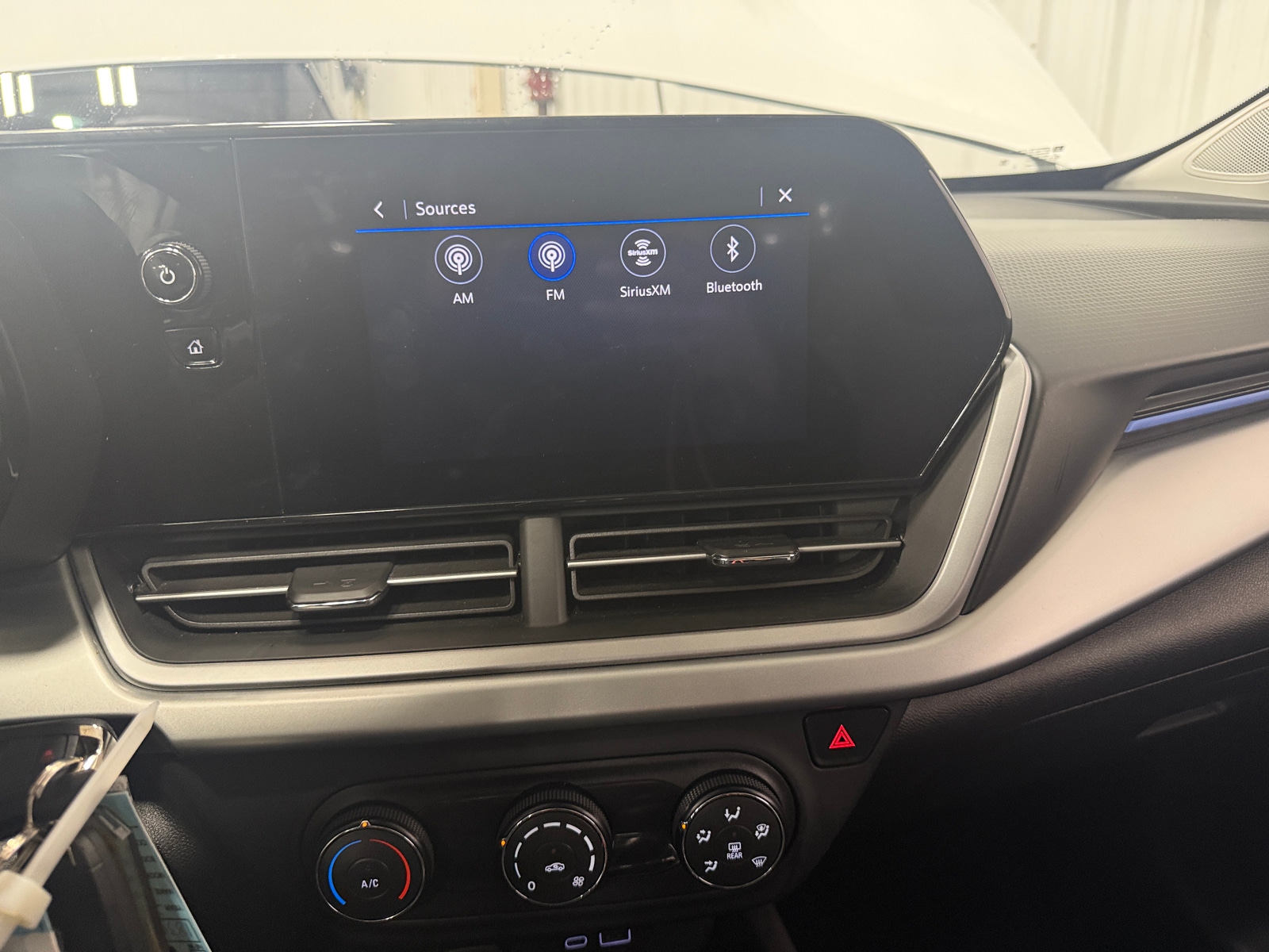 Thumbnail: 2025 Chevrolet Trax - 4