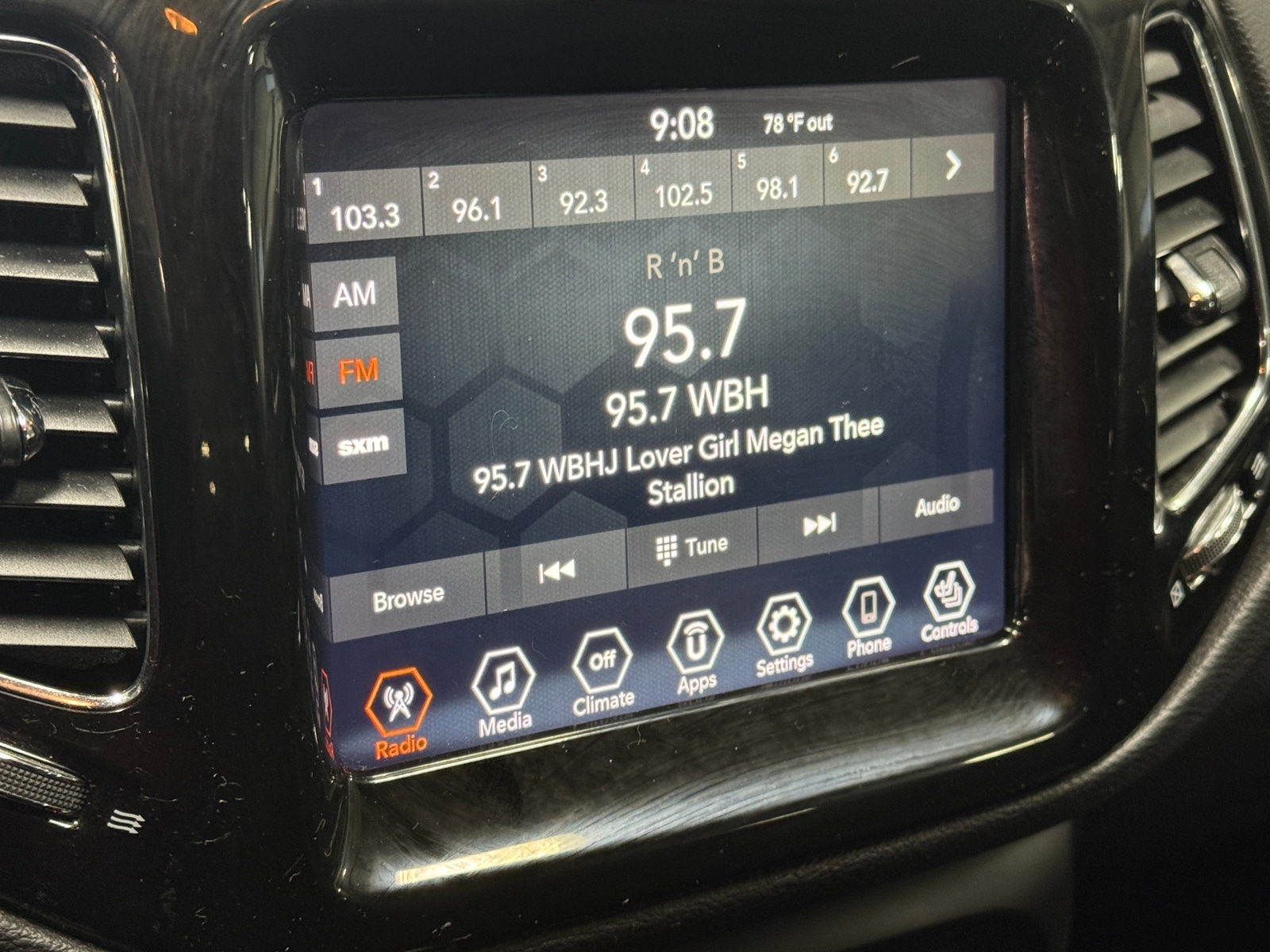 Thumbnail: 2019 Jeep Compass - 3