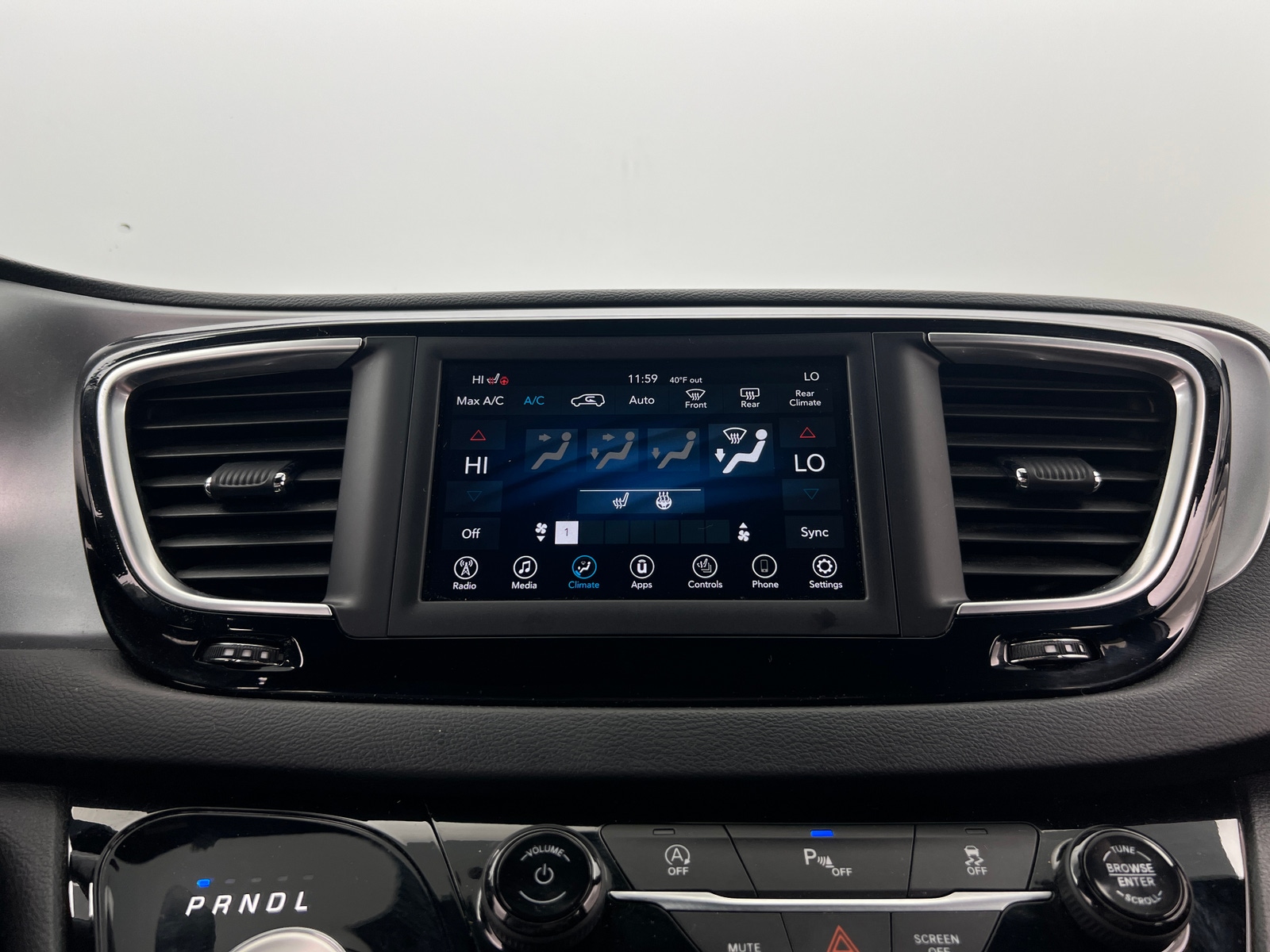 Thumbnail: 2020 Chrysler Pacifica - 4