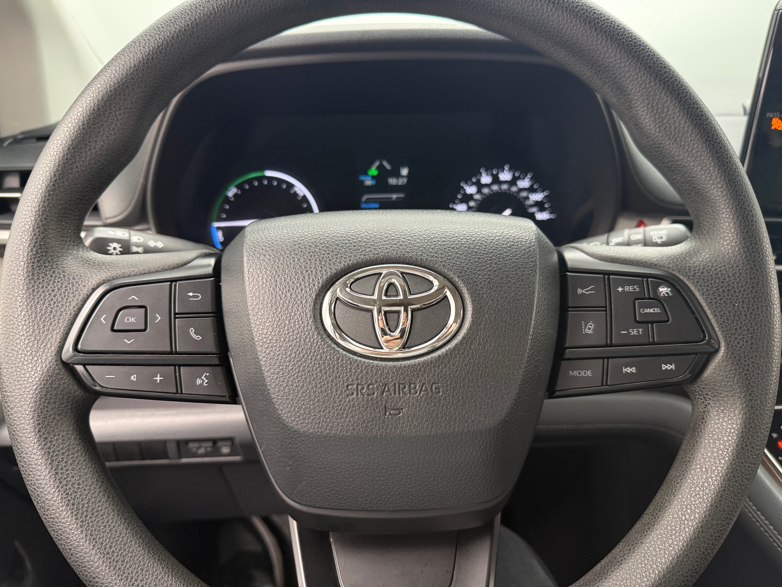 Thumbnail: 2023 Toyota Sienna - 5