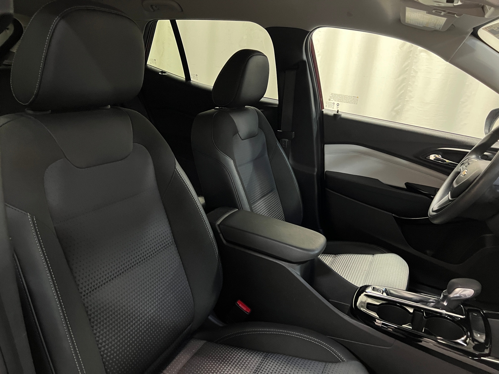 Thumbnail: 2025 Chevrolet Trax - 2