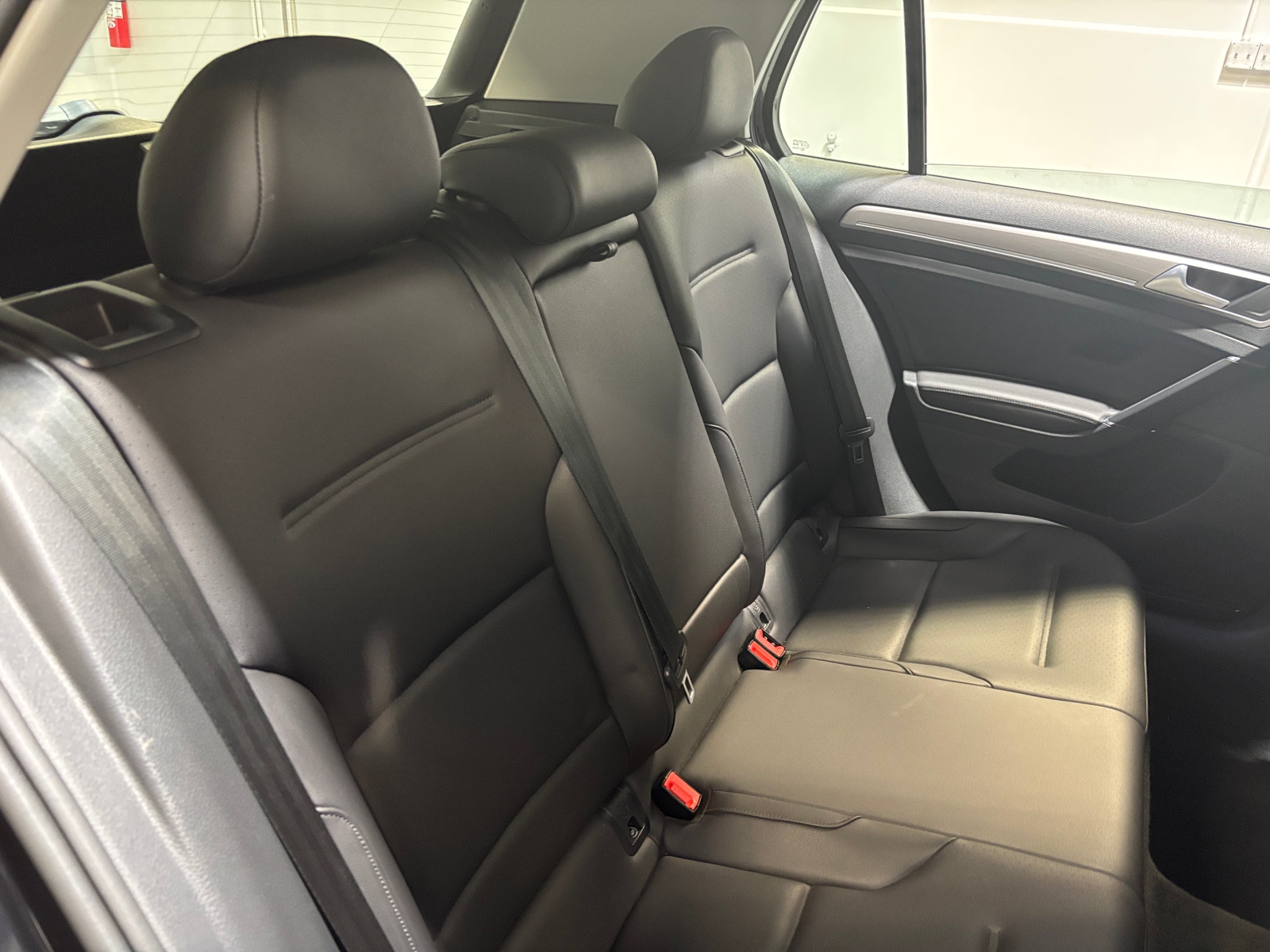 Thumbnail: 2016 Volkswagen e-Golf - 5