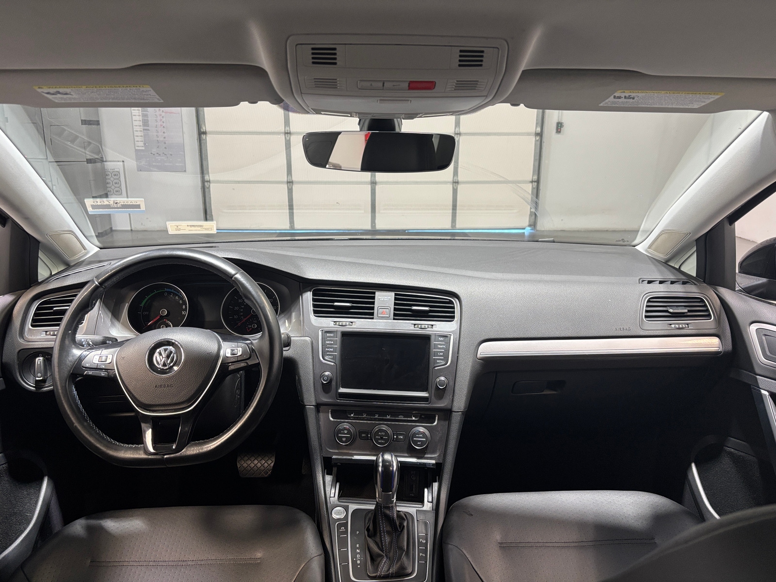 Thumbnail: 2016 Volkswagen e-Golf - 2